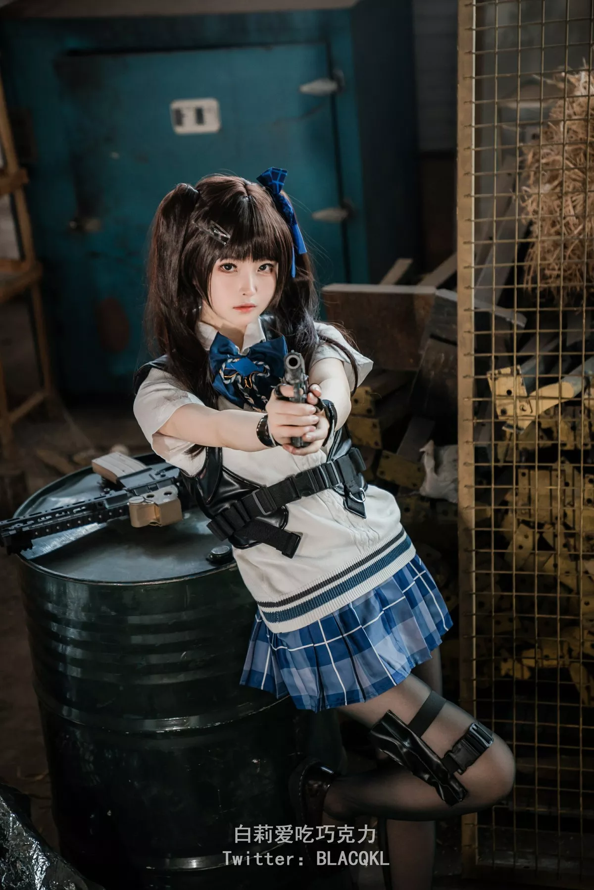 关 白莉爱吃巧克力 美人Cosplay 小雨