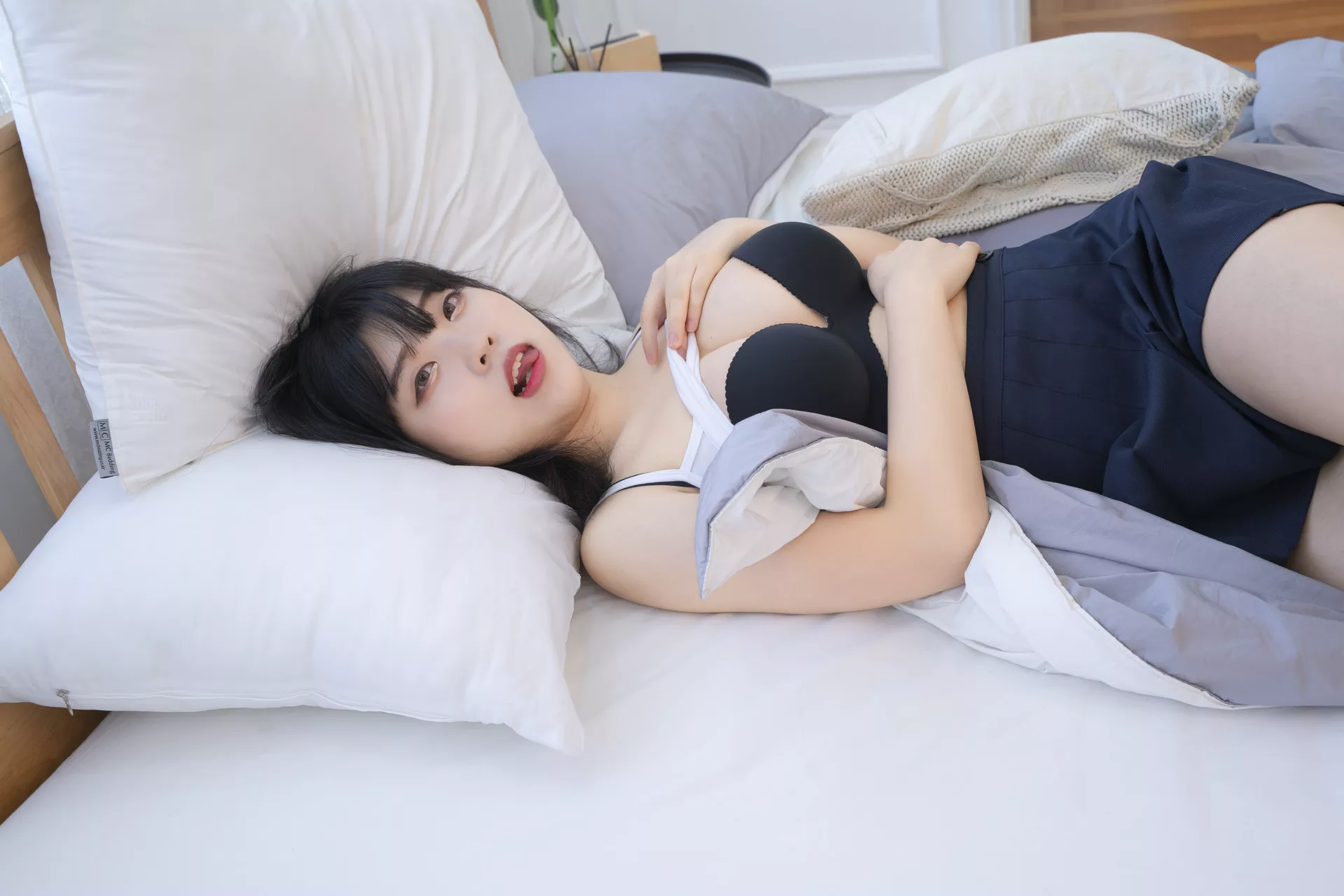 罗格摄影】 Song Leggings(62P) 高丽迷人美女摄影 Hana【ROGLE