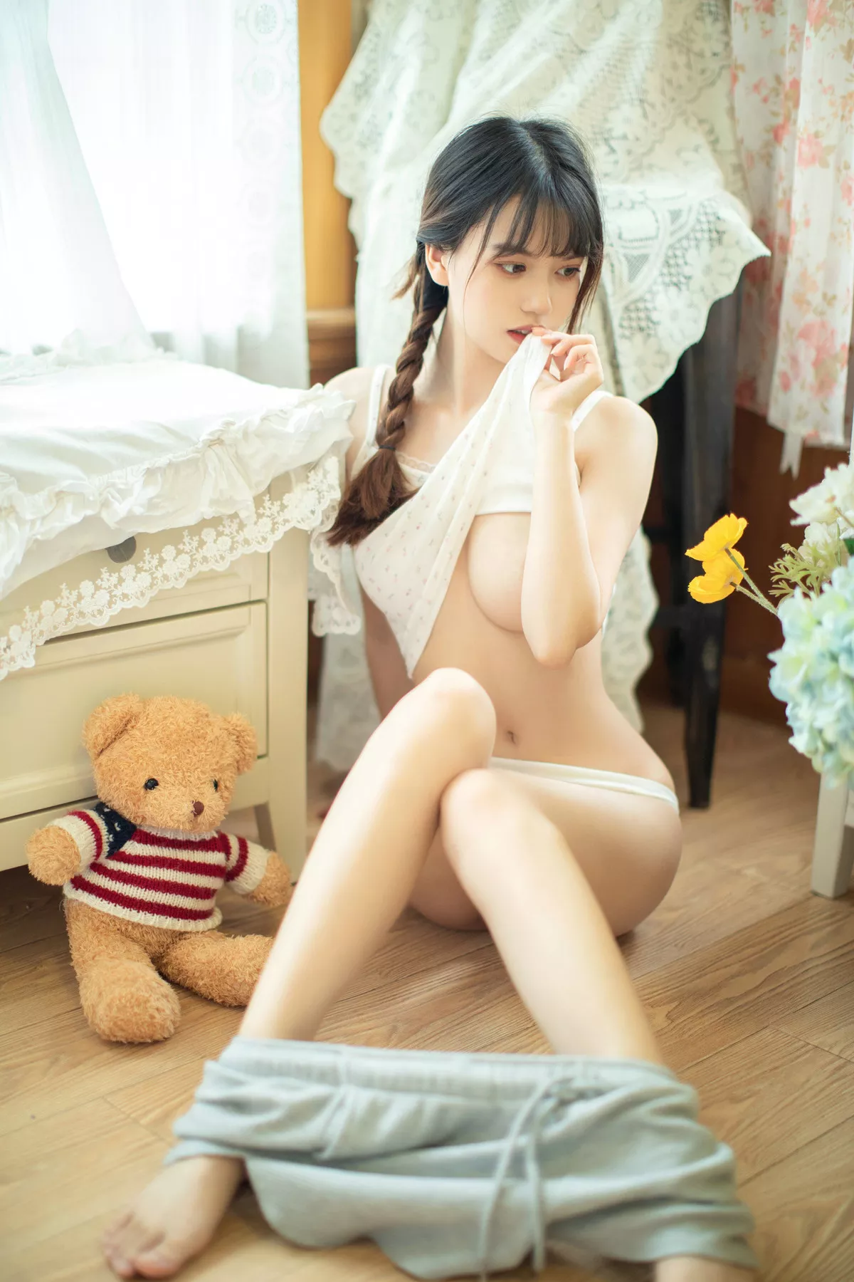 尤物Cosplay 劳小白 校服JK 妩媚私摄