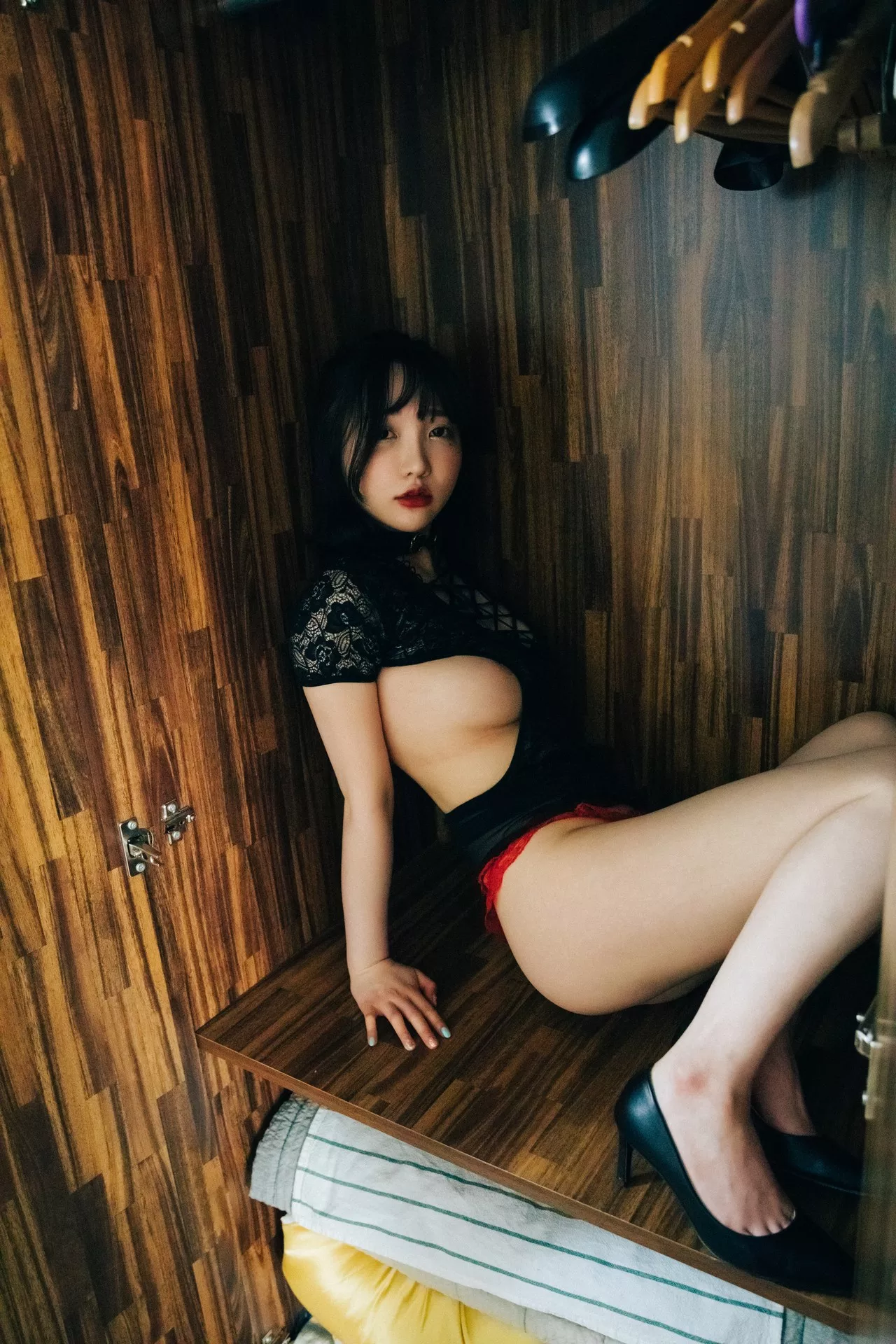 Son 高丽美女摄影 】 高丽美女摄影 淫惰姑娘 Cream Party Yeeun【Loozy  ( 全集修正 S.Ver)