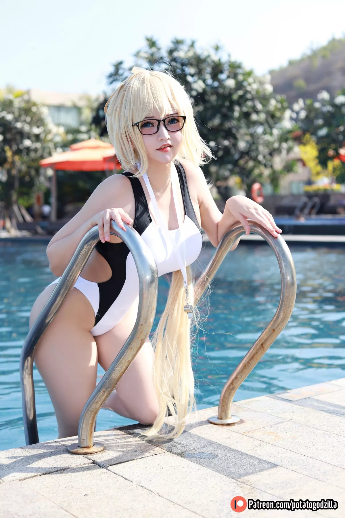 风情私拍 Arc Jeanne 佳人Cosplay Godzilla d 泳装 Potato