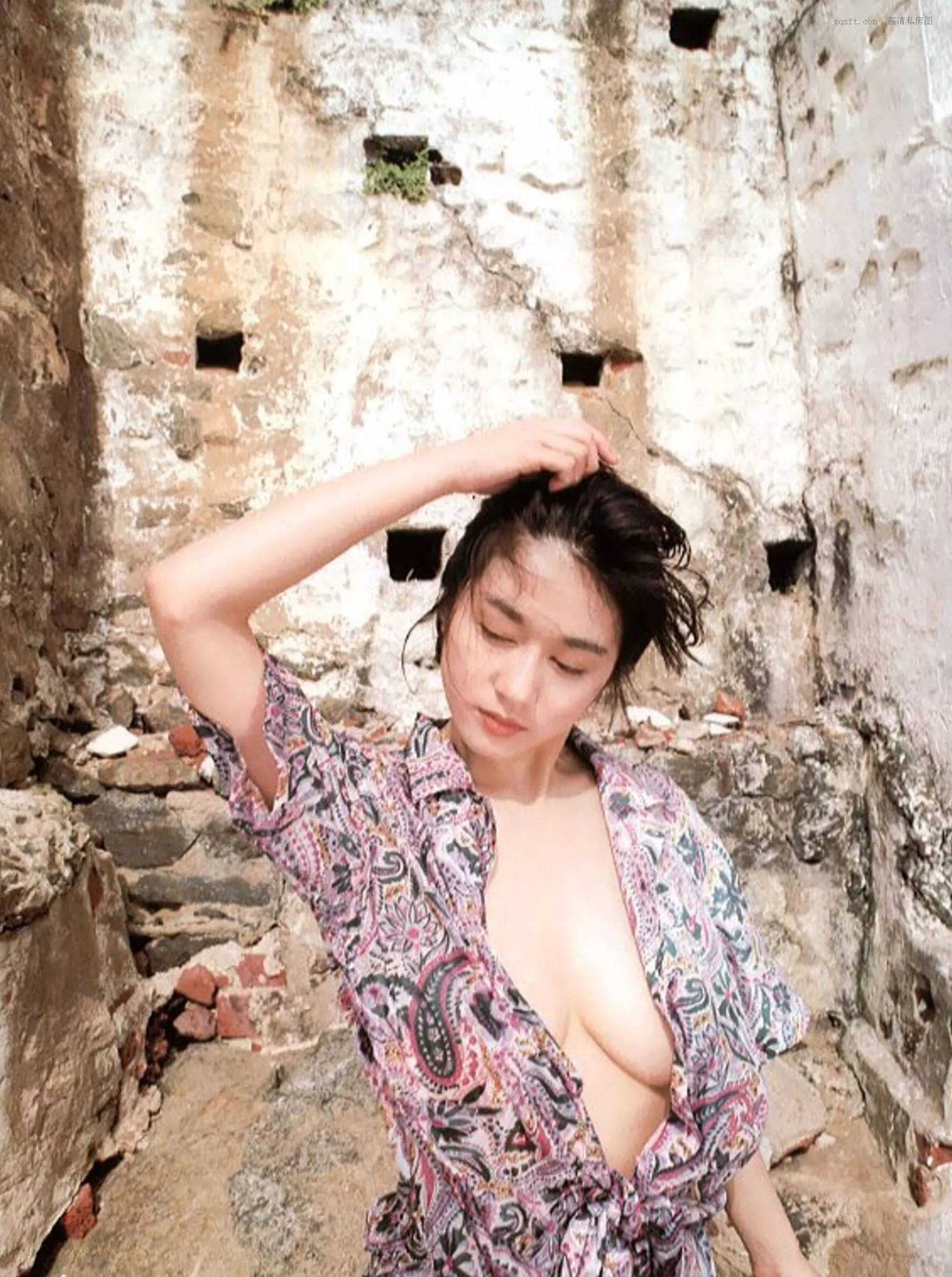 精选 日本 1990.5 青山知可子《热�⌒云�候》 优质艺术写真 尤物
