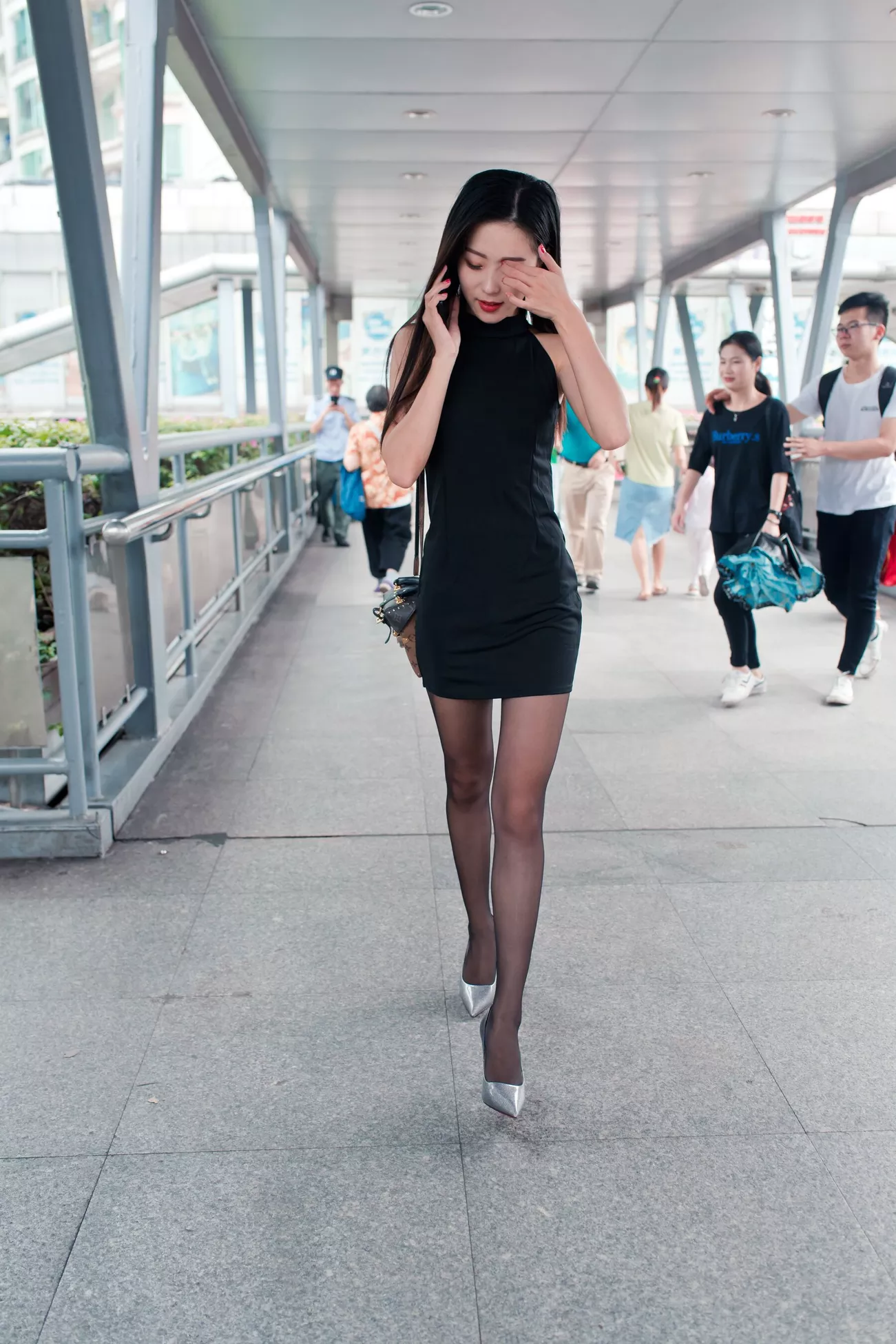 小子怡 高清艺术图套图 Alice《打车奇遇记》