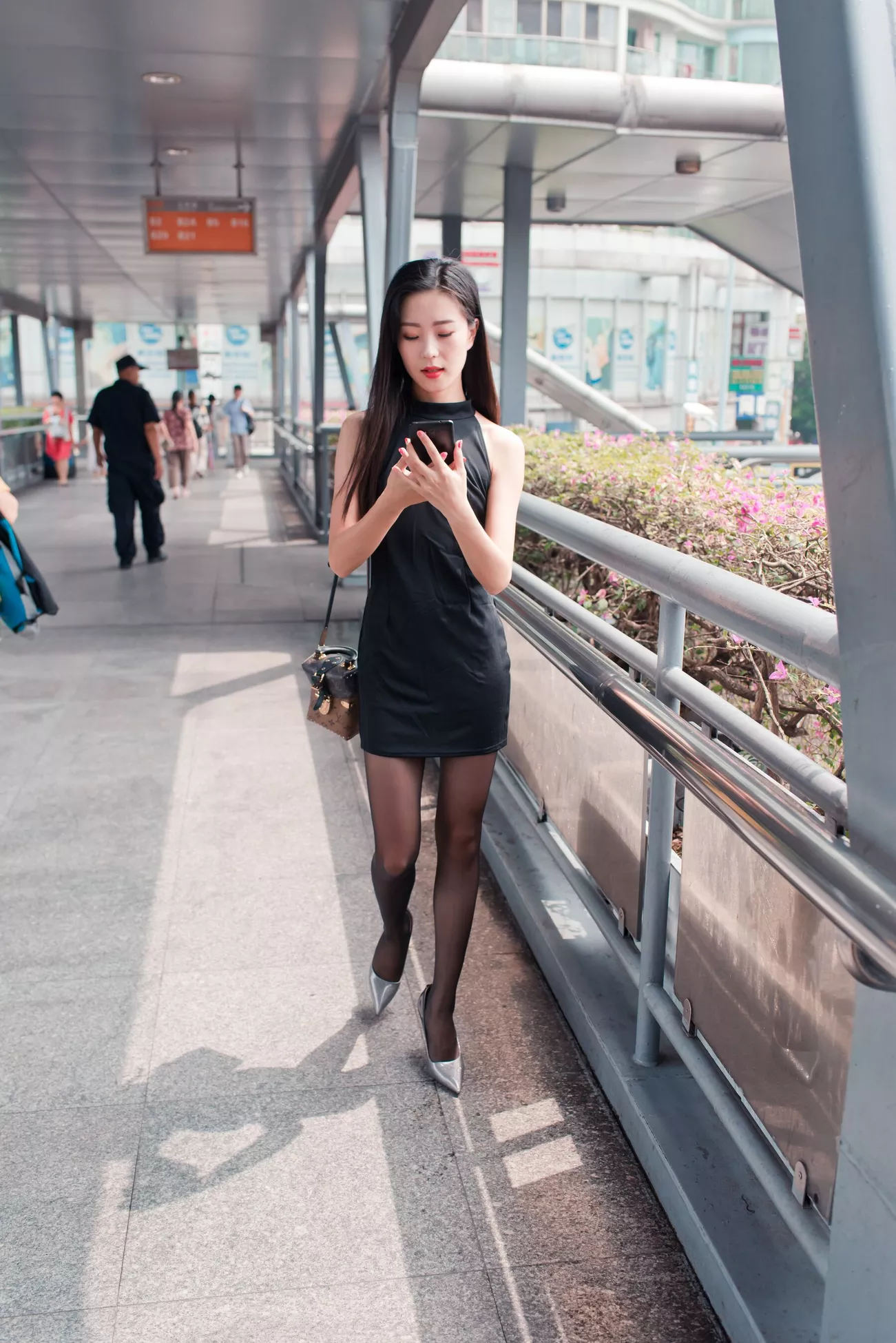 小子怡 高清艺术图套图 Alice《打车奇遇记》