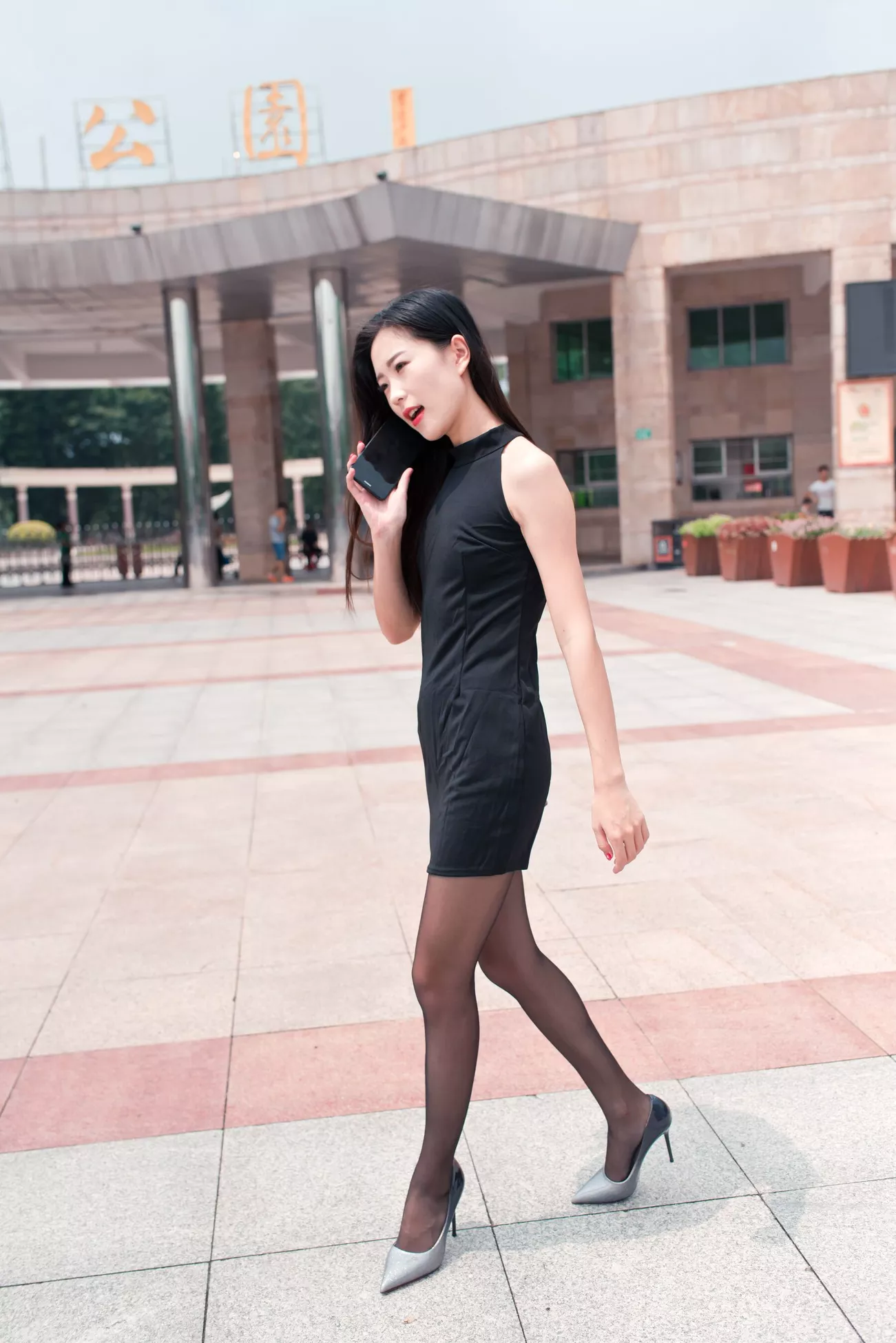 小子怡 高清艺术图套图 Alice《打车奇遇记》