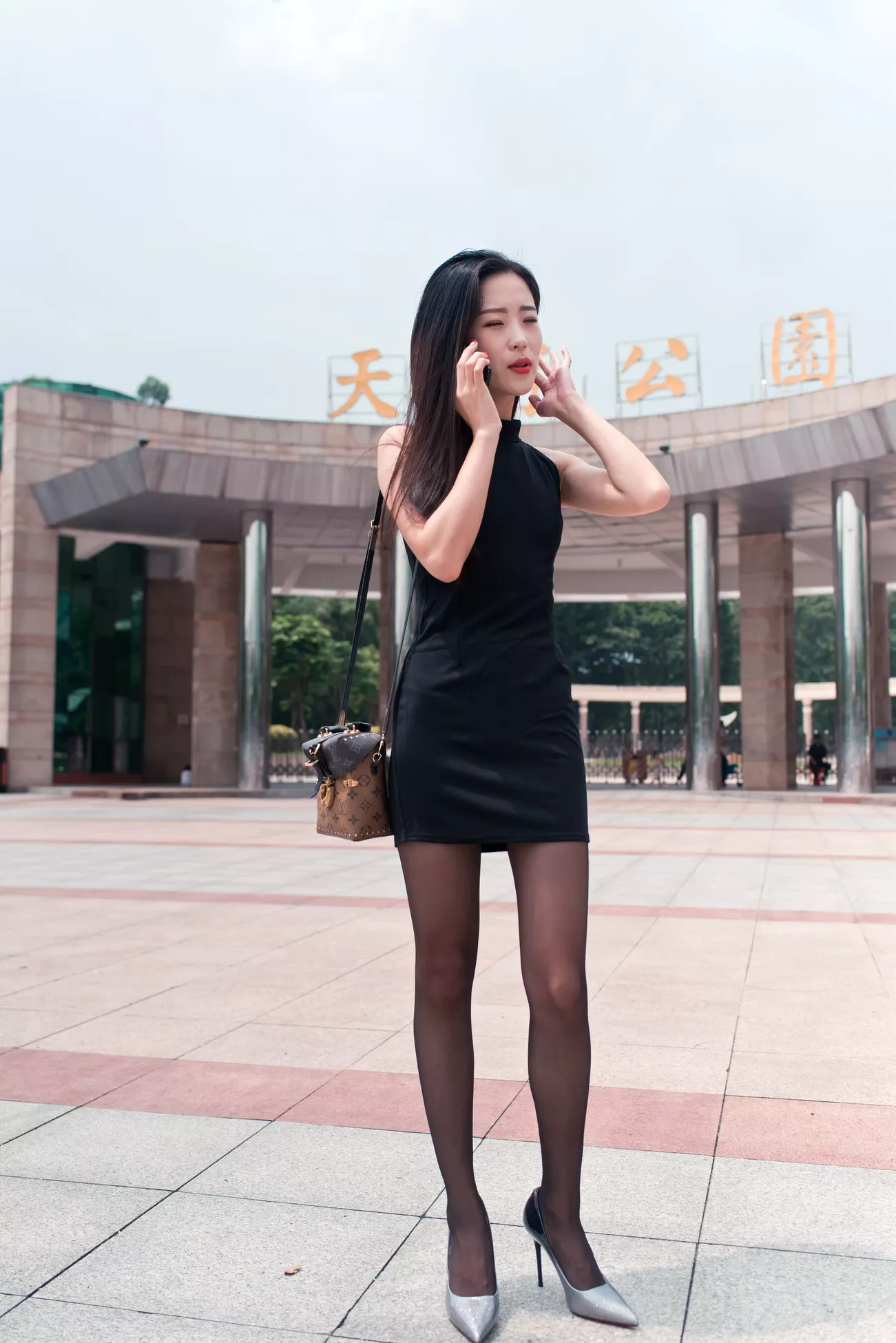 小子怡 高清艺术图套图 Alice《打车奇遇记》
