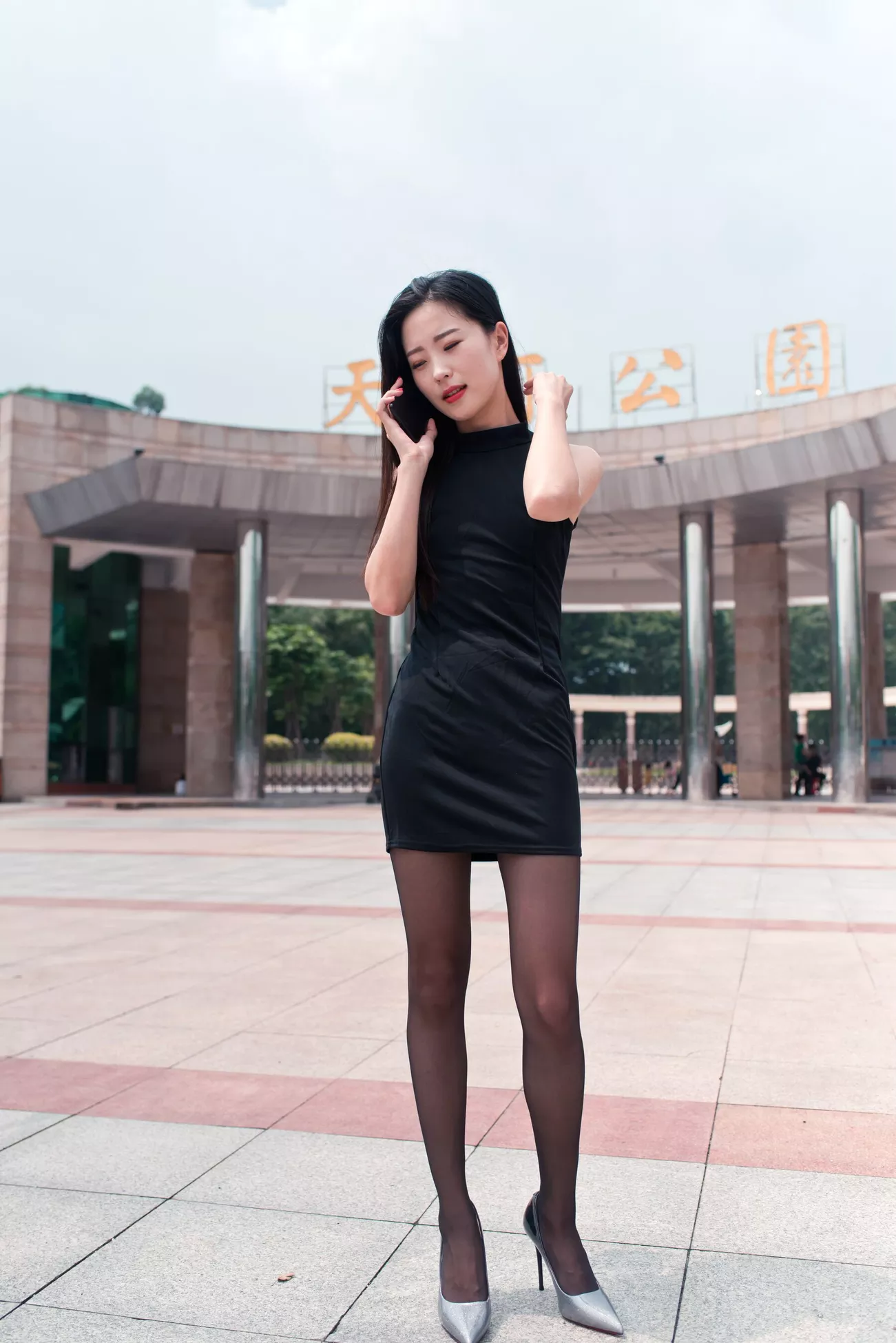 小子怡 高清艺术图套图 Alice《打车奇遇记》