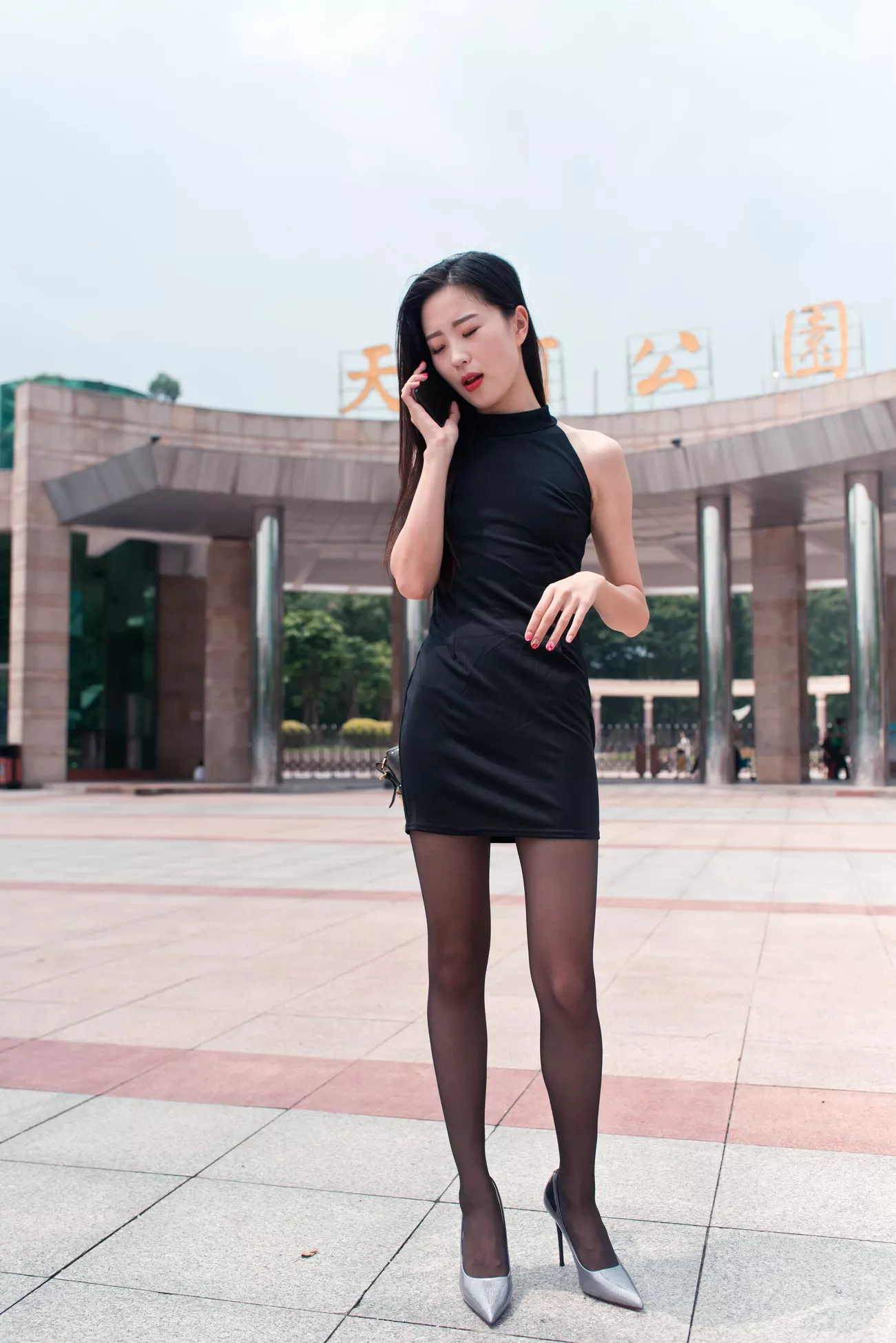 小子怡 高清艺术图套图 Alice《打车奇遇记》