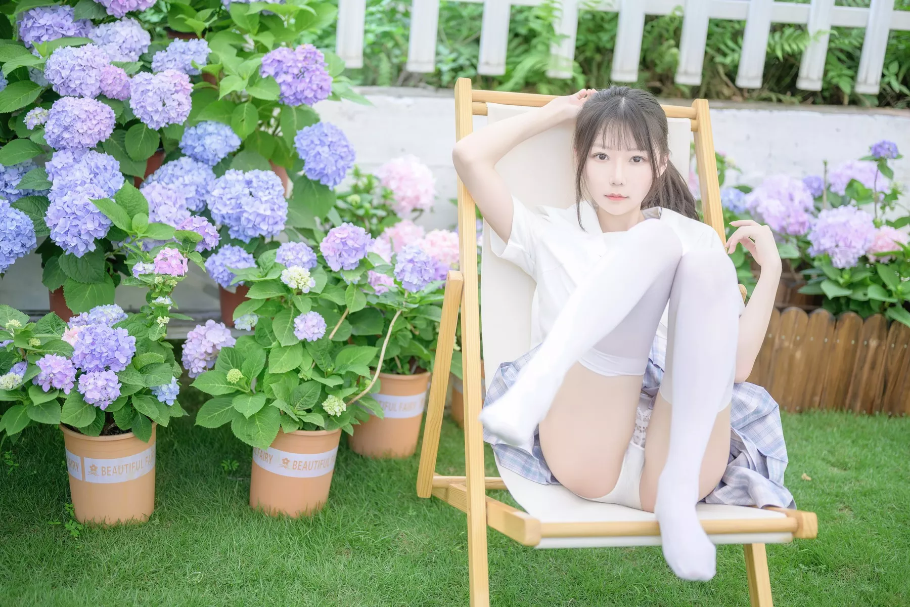 阳光庭院工作装 美女Cosplay 露露 香草喵