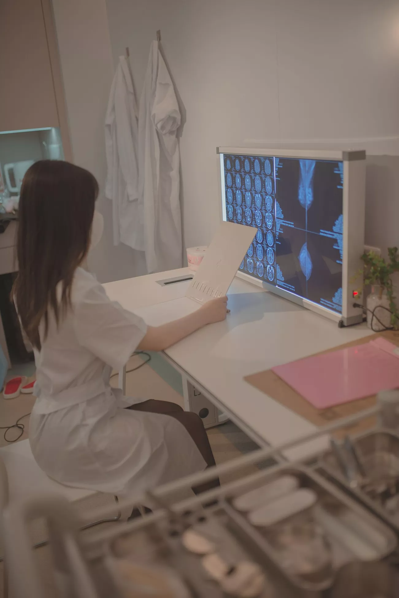高清艺术图美图 《色女护工》 鹿初