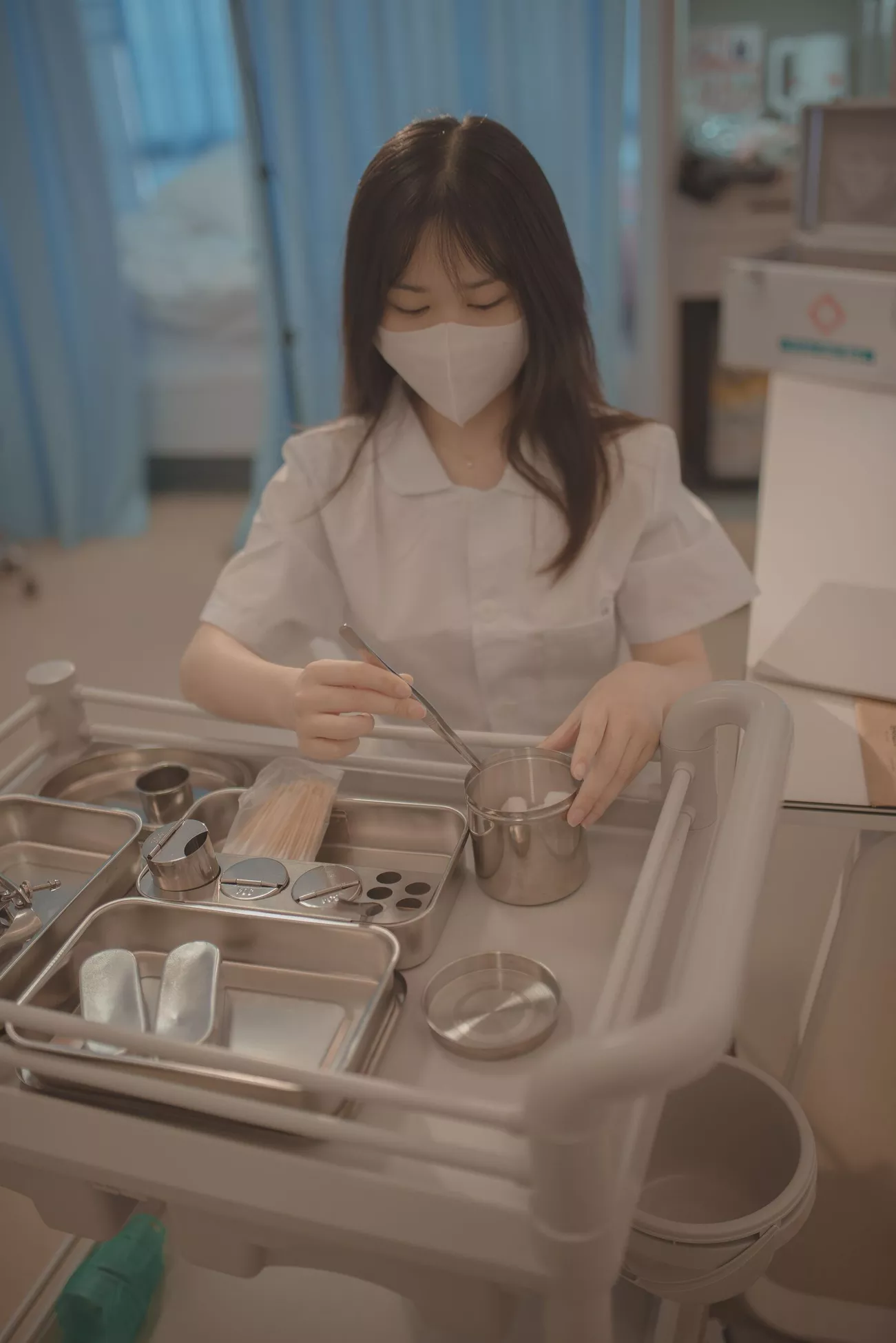高清艺术图美图 《色女护工》 鹿初