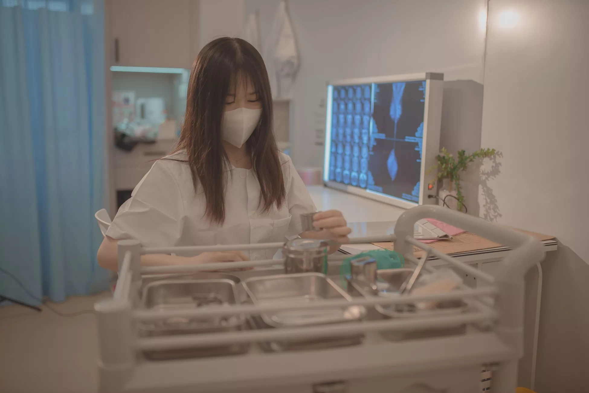 高清艺术图美图 《色女护工》 鹿初