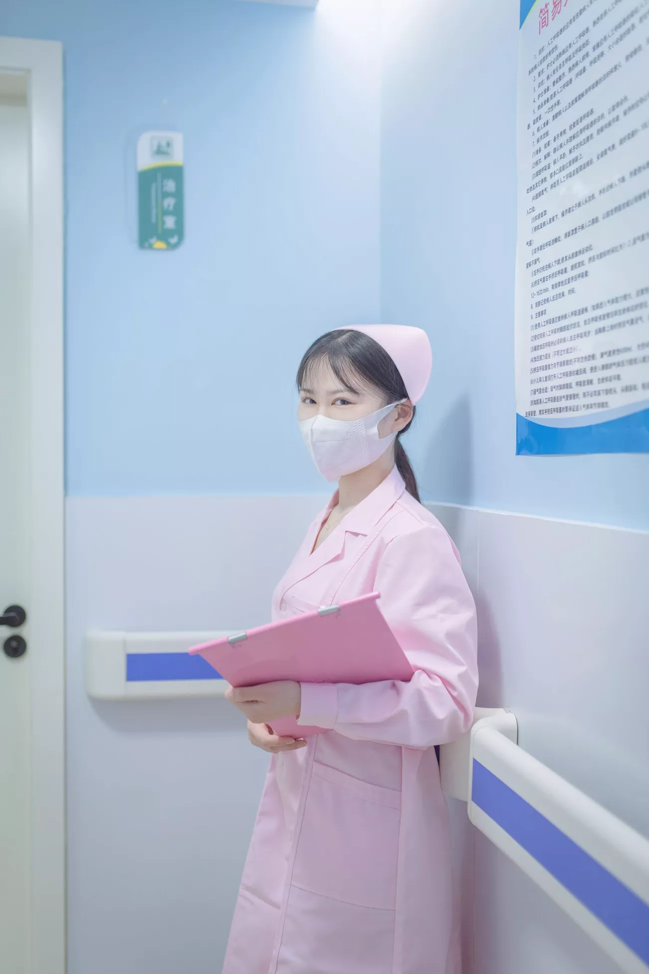 高清艺术图美图 《色女护工》 鹿初