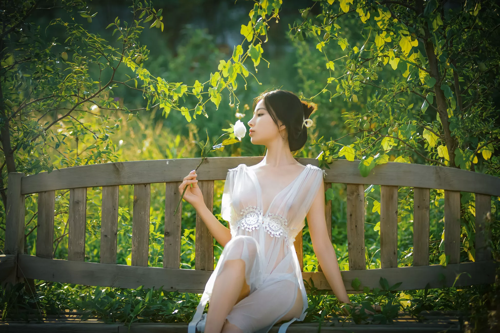 高品质摄影组图 年年 《神明之女》