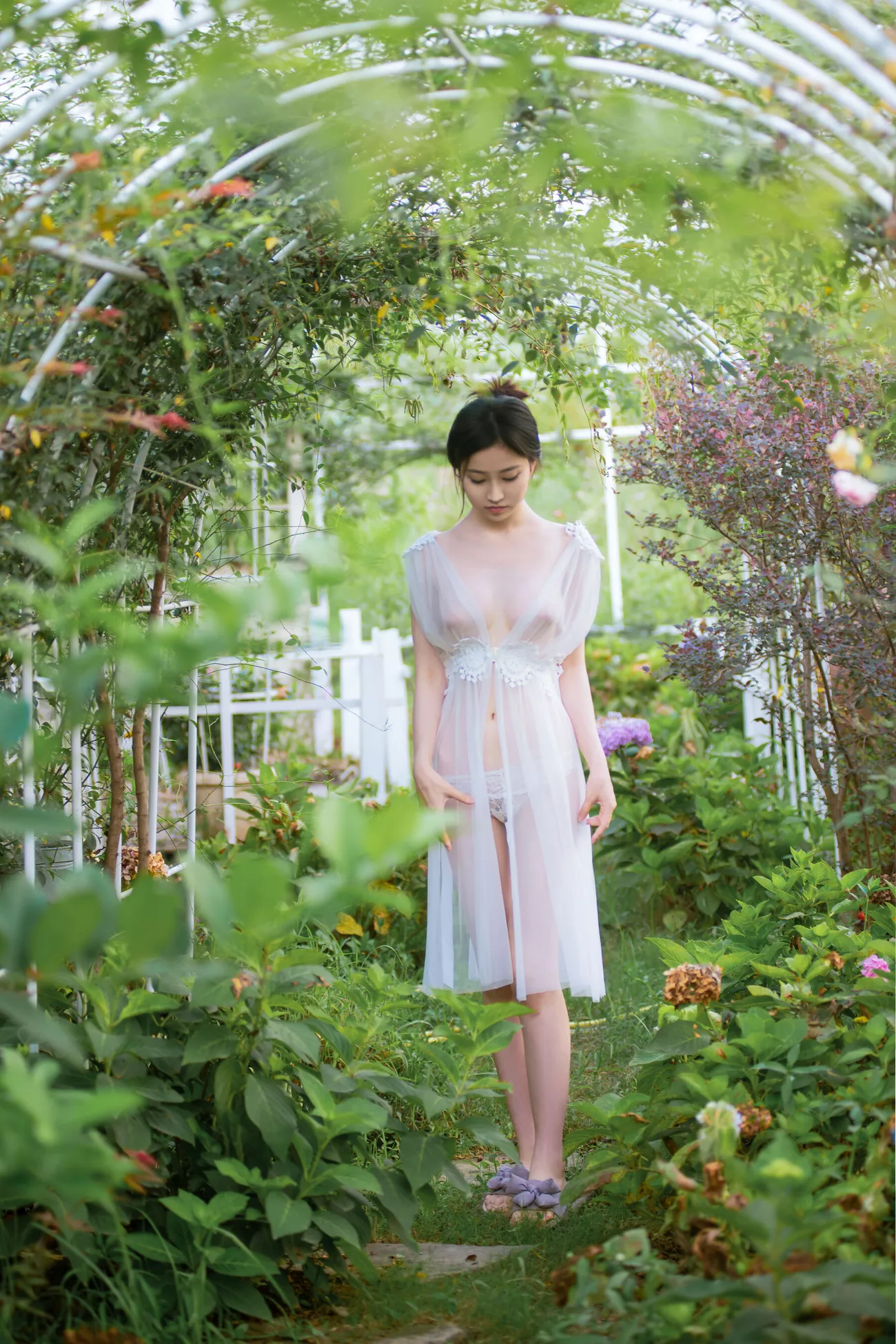 高品质摄影组图 年年 《神明之女》