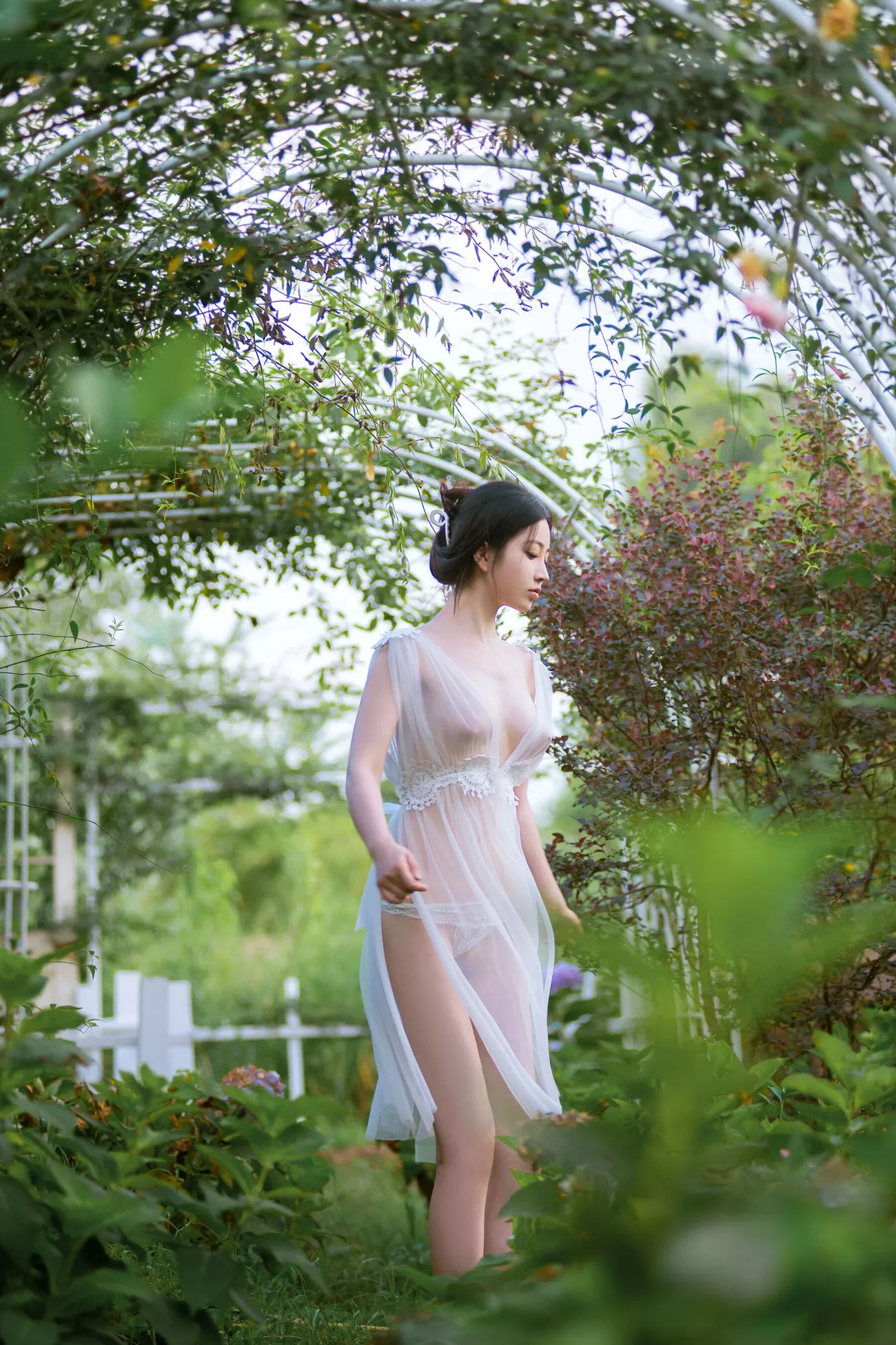 高品质摄影组图 年年 《神明之女》