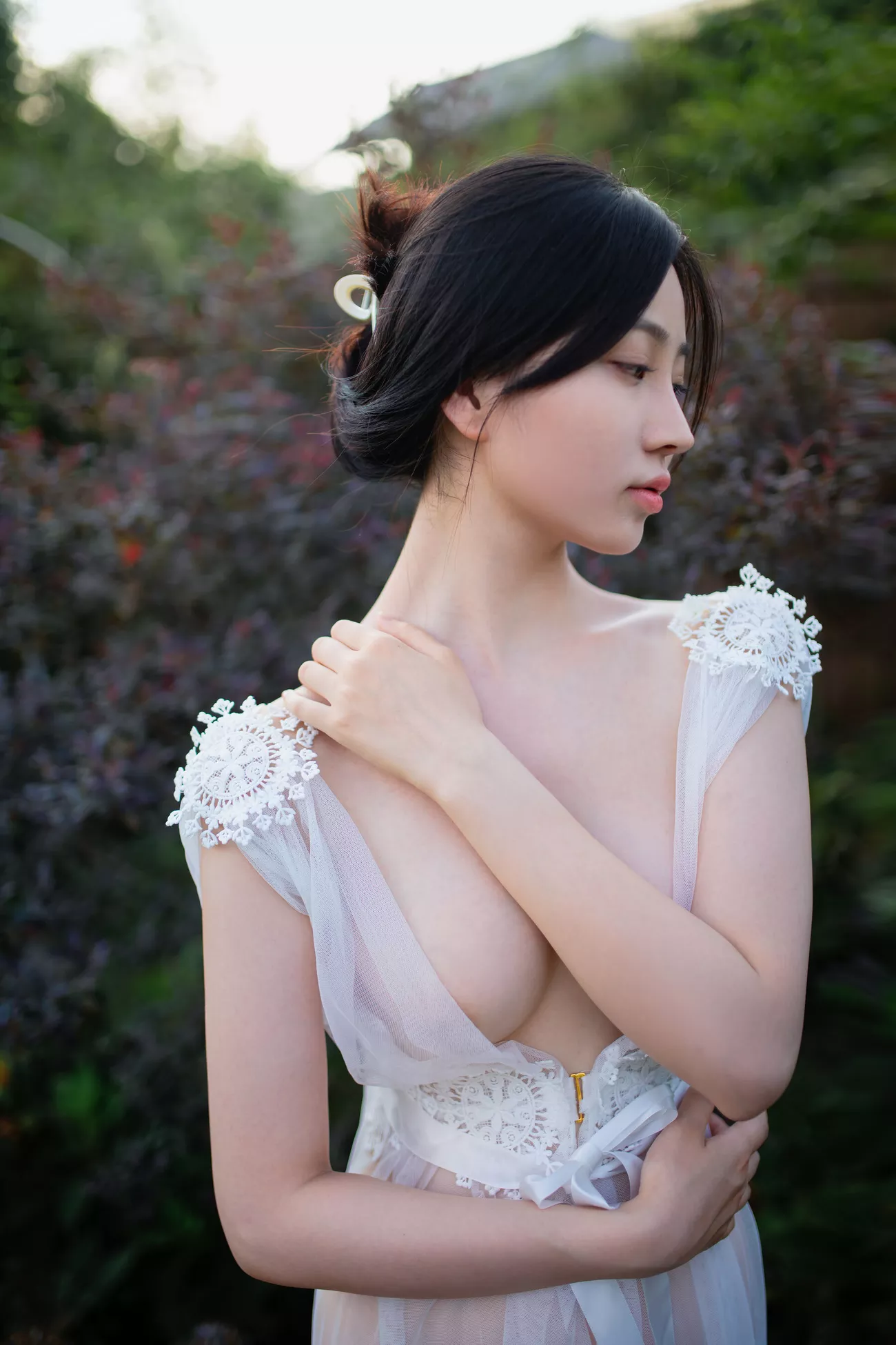 高品质摄影组图 年年 《神明之女》