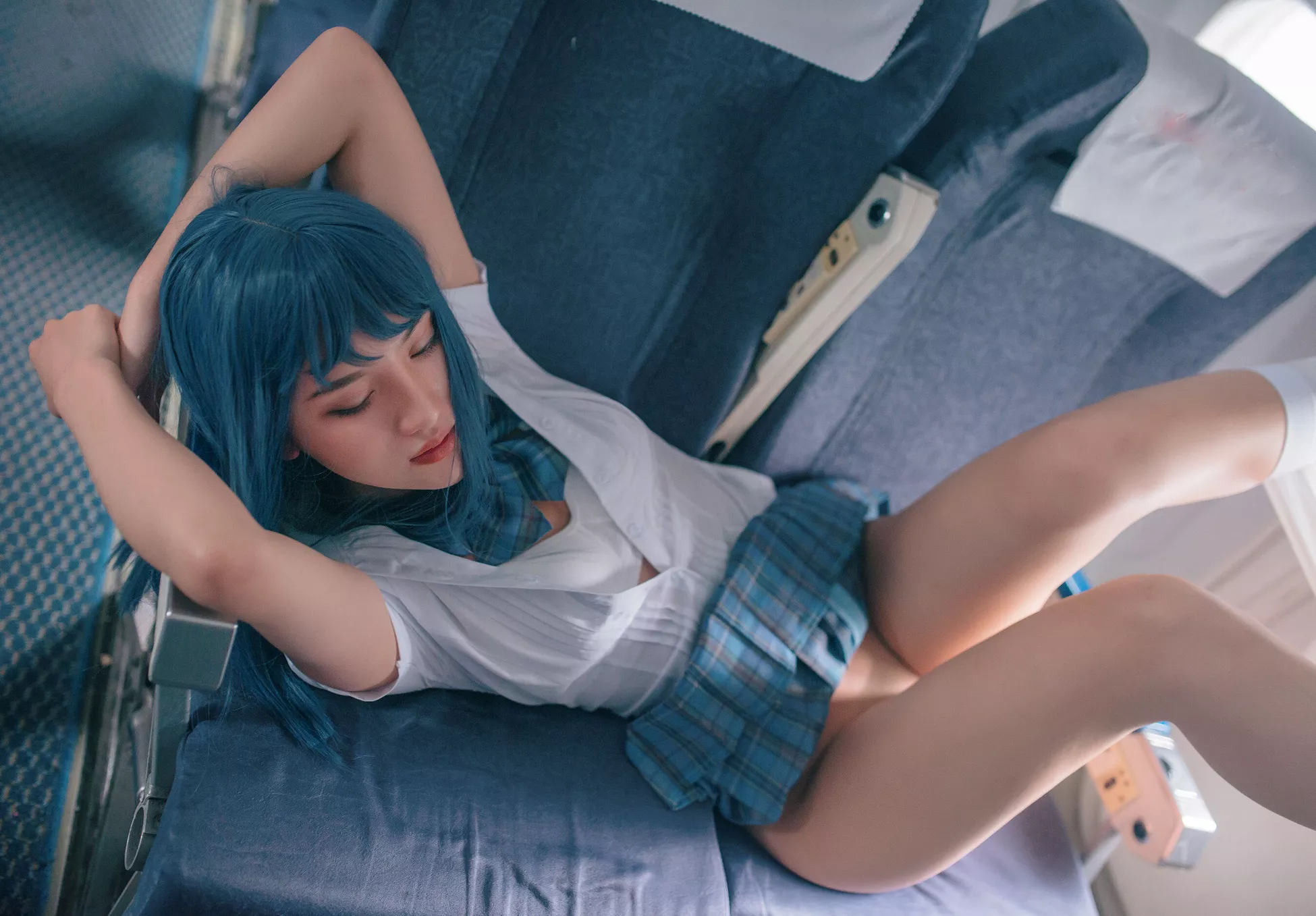就是阿朱啊《�w机上的情欲乘客》 超清写真美图