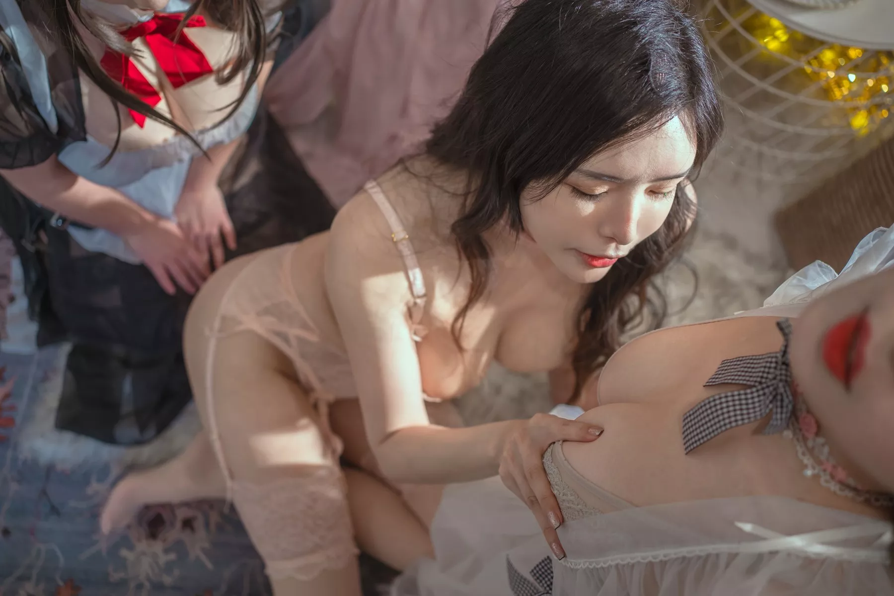 秋秋 下午茶时光 秋和柯基夏小秋 美女Cosplay