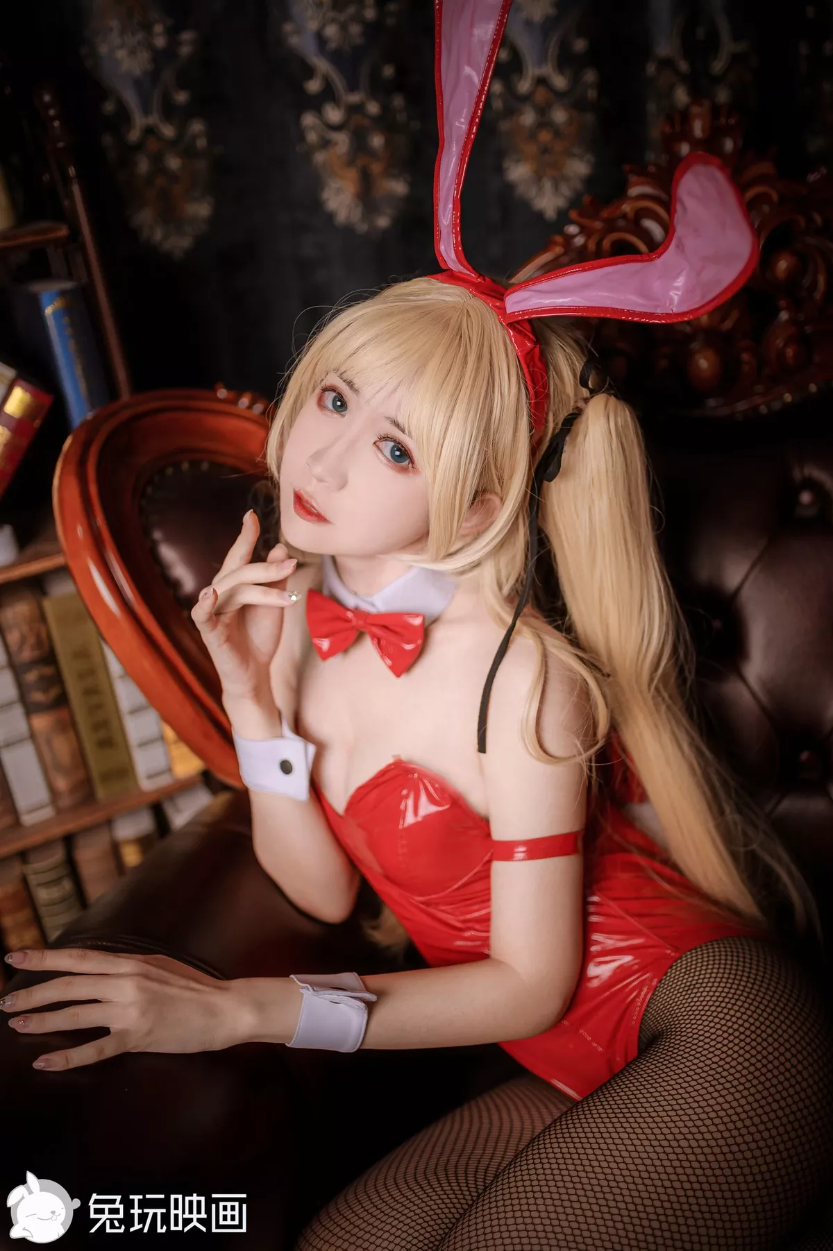 红黑 美女Cosplay 迷人密拍 兔女郎 兔玩映画