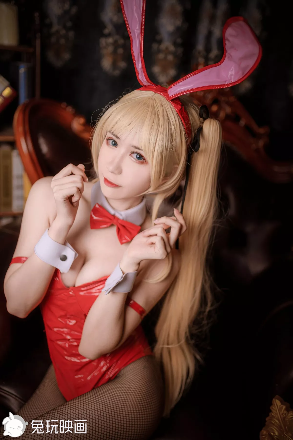 红黑 美女Cosplay 迷人密拍 兔女郎 兔玩映画