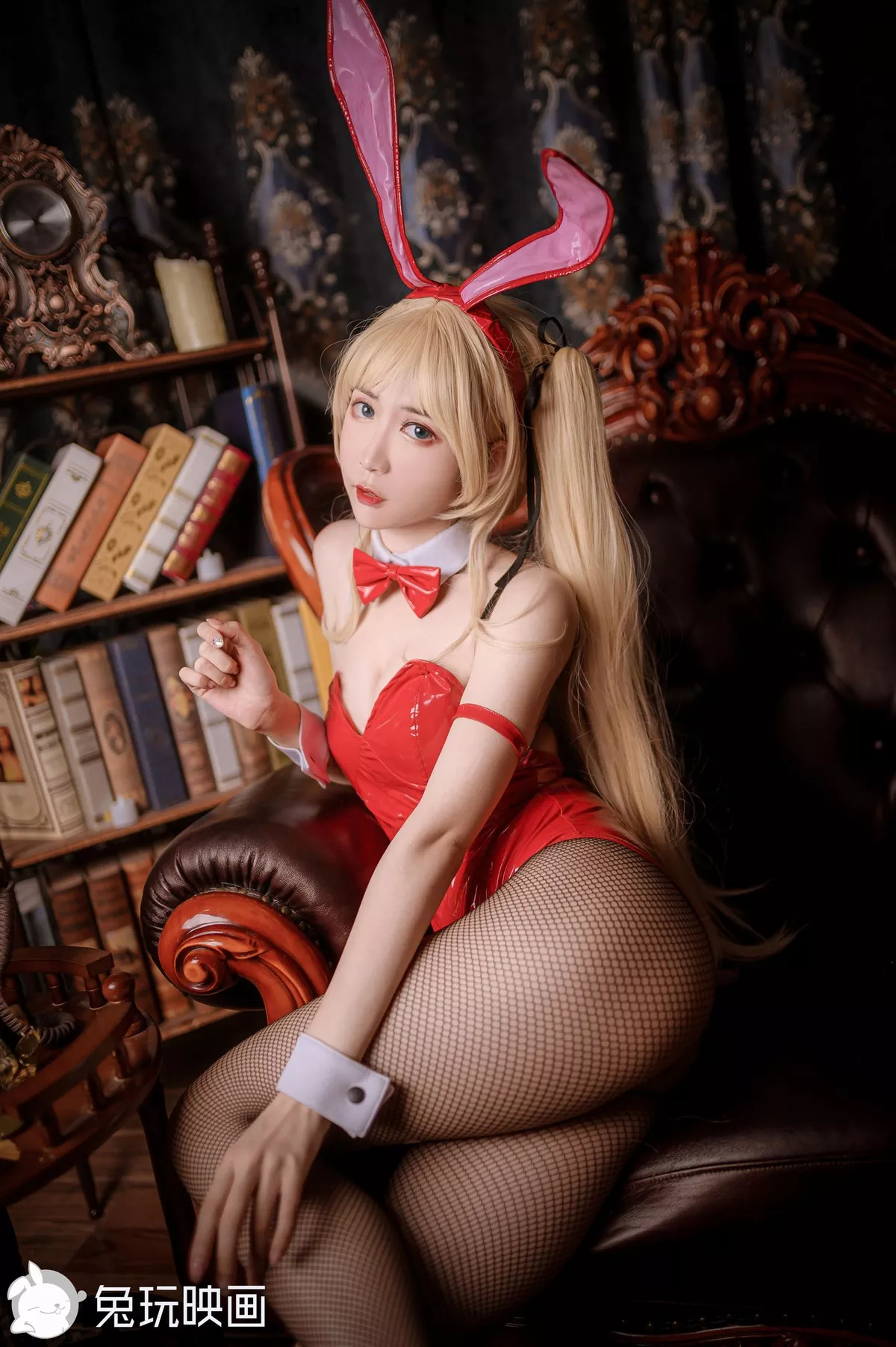 红黑 美女Cosplay 迷人密拍 兔女郎 兔玩映画