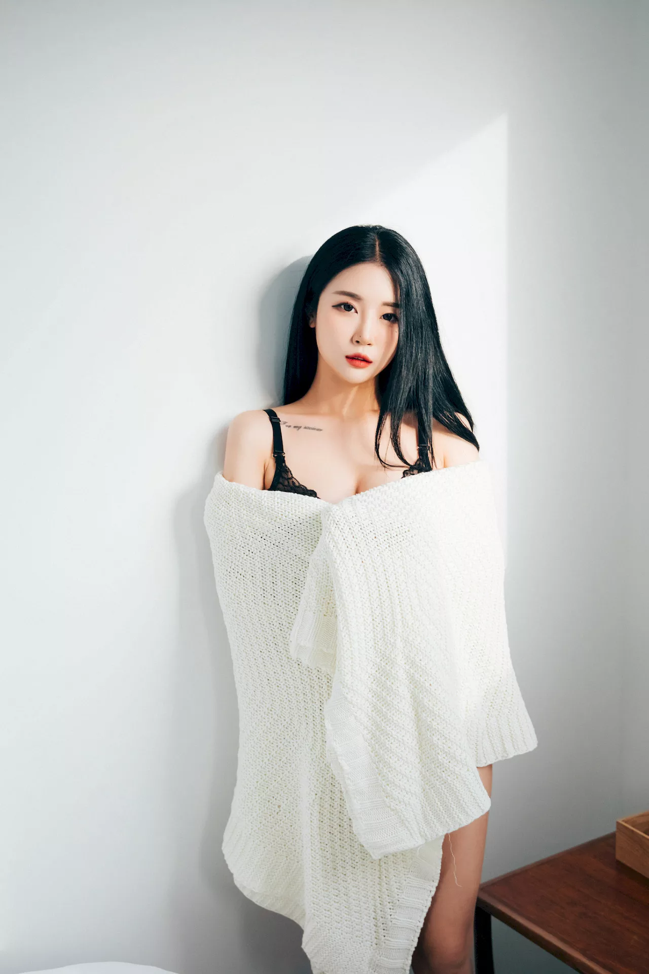 Jeong 高丽美人写真 】 One 【Loozy 高丽美人写真 淫惰丫头 Bomi  Day 全集修正