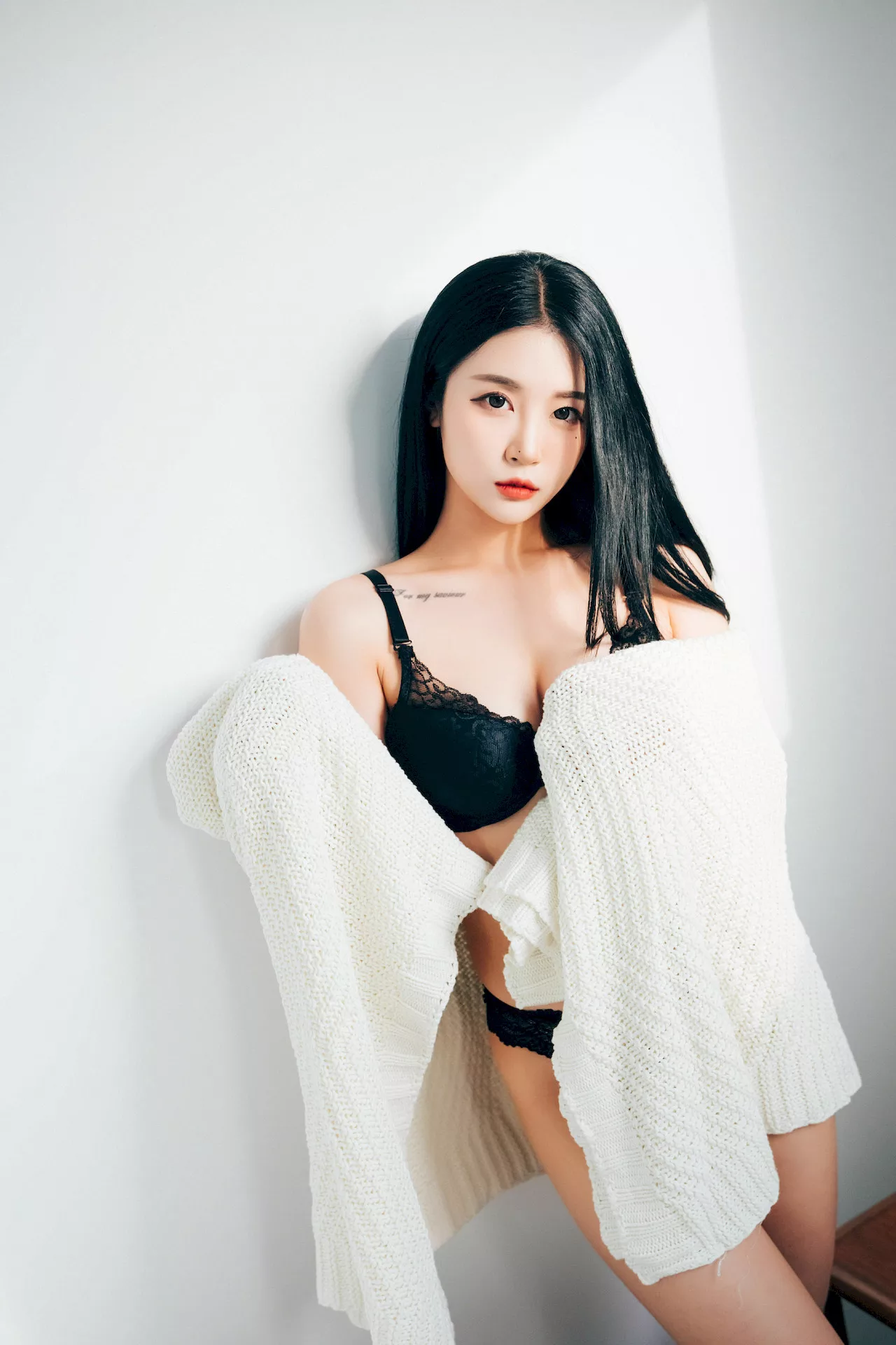 Jeong 高丽美人写真 】 One 【Loozy 高丽美人写真 淫惰丫头 Bomi  Day 全集修正