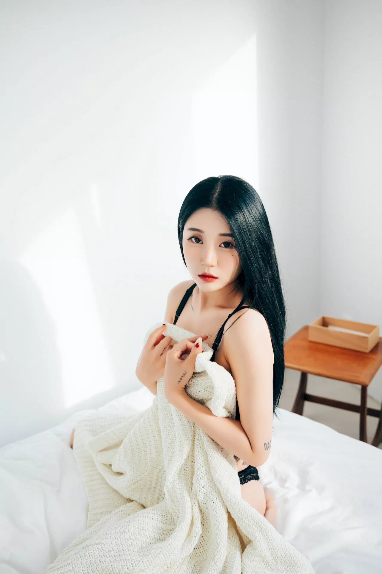 Jeong 高丽美人写真 】 One 【Loozy 高丽美人写真 淫惰丫头 Bomi  Day 全集修正