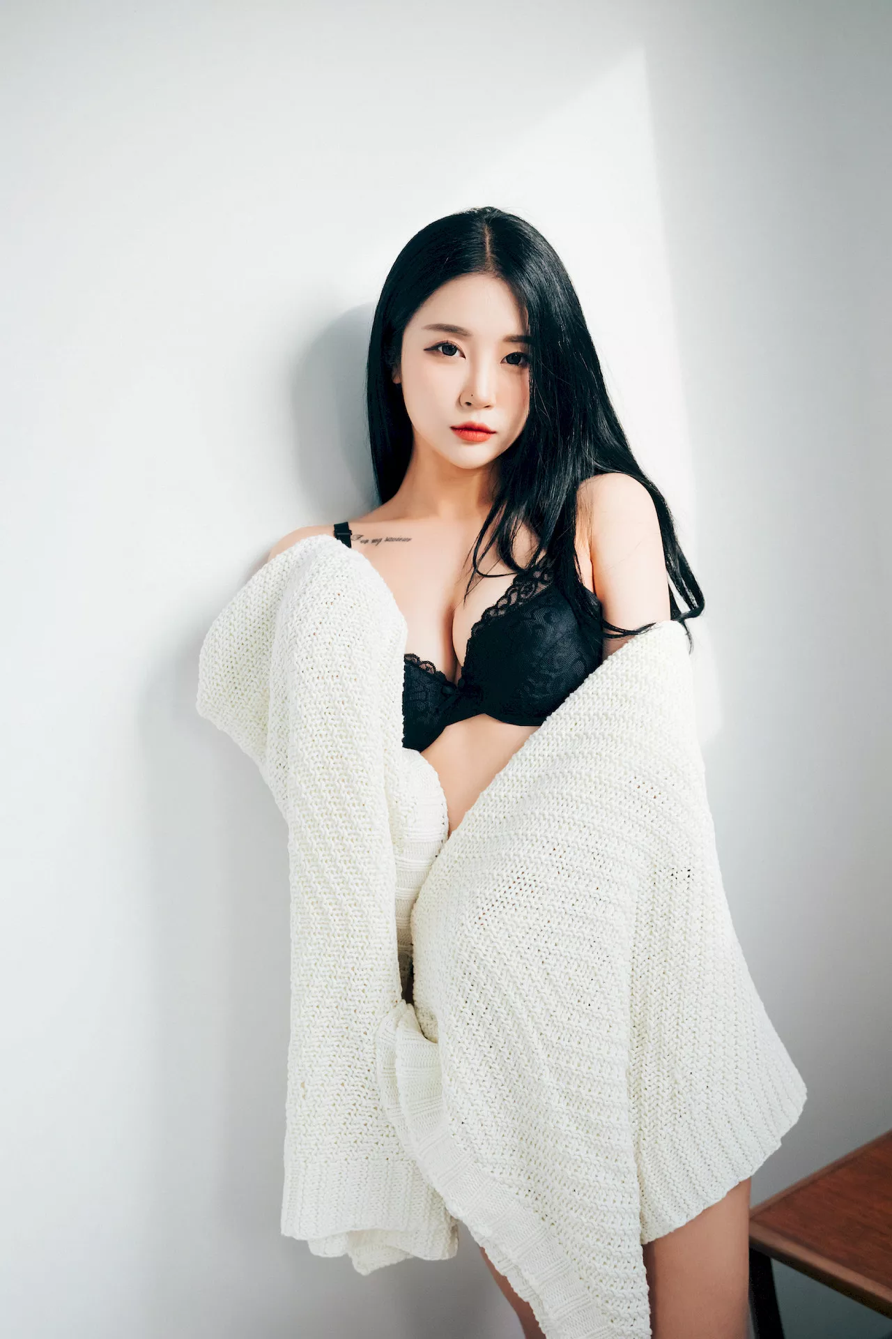 Jeong 高丽美人写真 】 One 【Loozy 高丽美人写真 淫惰丫头 Bomi  Day 全集修正