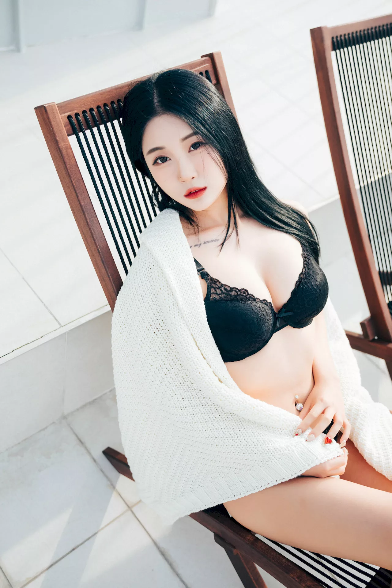 Jeong 高丽美人写真 】 One 【Loozy 高丽美人写真 淫惰丫头 Bomi  Day 全集修正