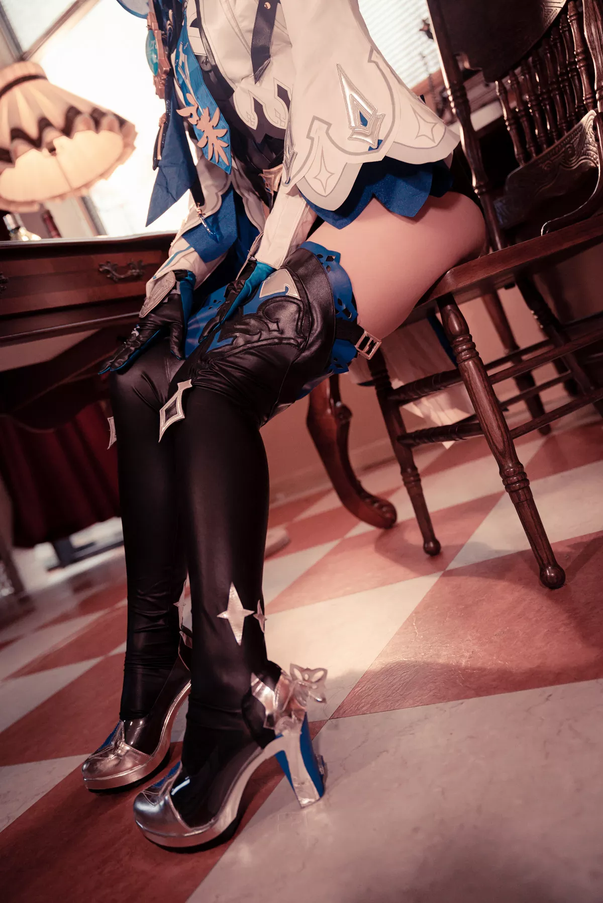 小礼好困  美人Cosplay 风情私拍 优��