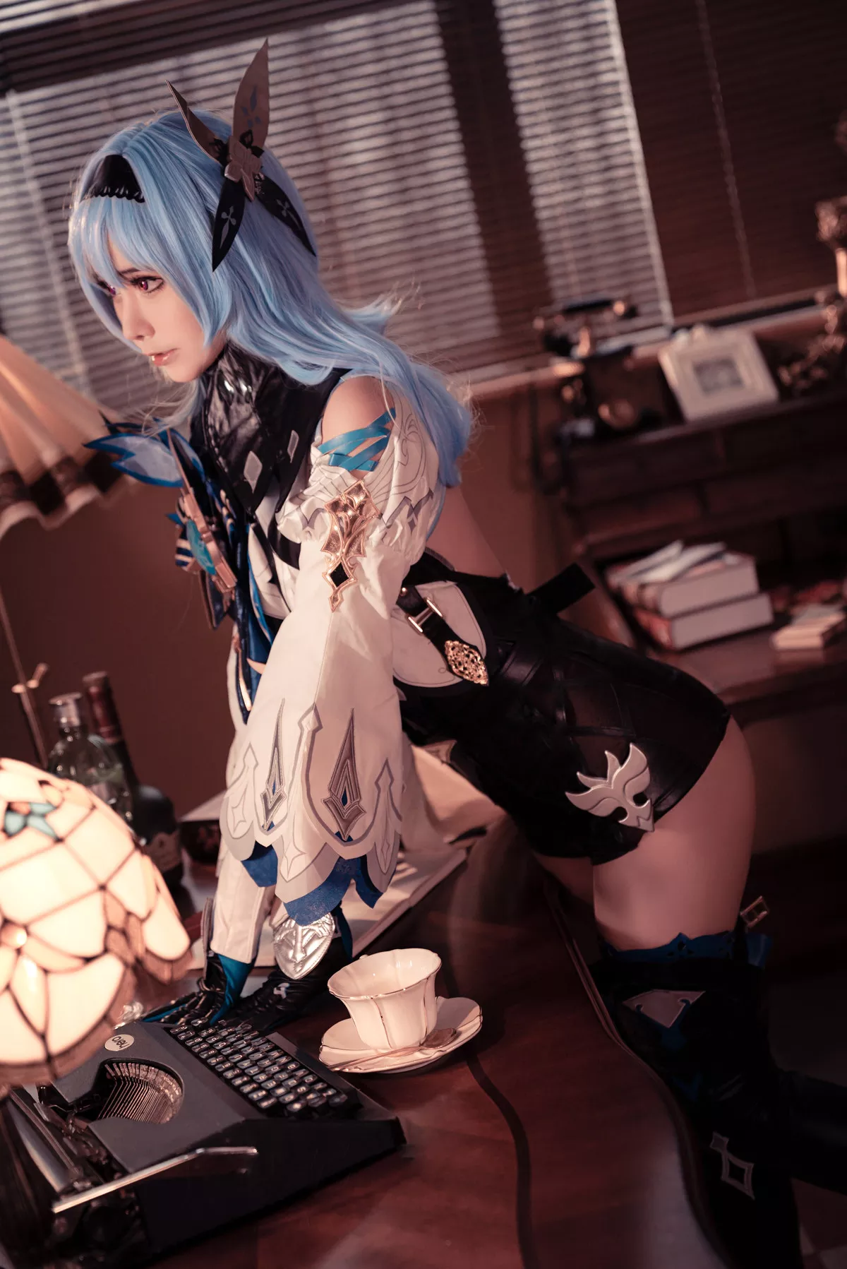 小礼好困  美人Cosplay 风情私拍 优��