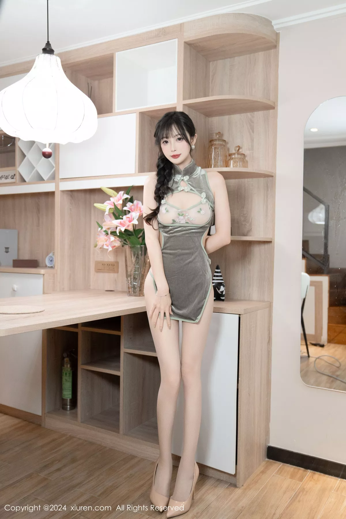 轻透肉色丝袜 秀美腿玉足 网XiuRen】 No.8888 迷人着迷密拍重组 浅色连衣短裙 嫩模 妩媚 【秀人 林星阑