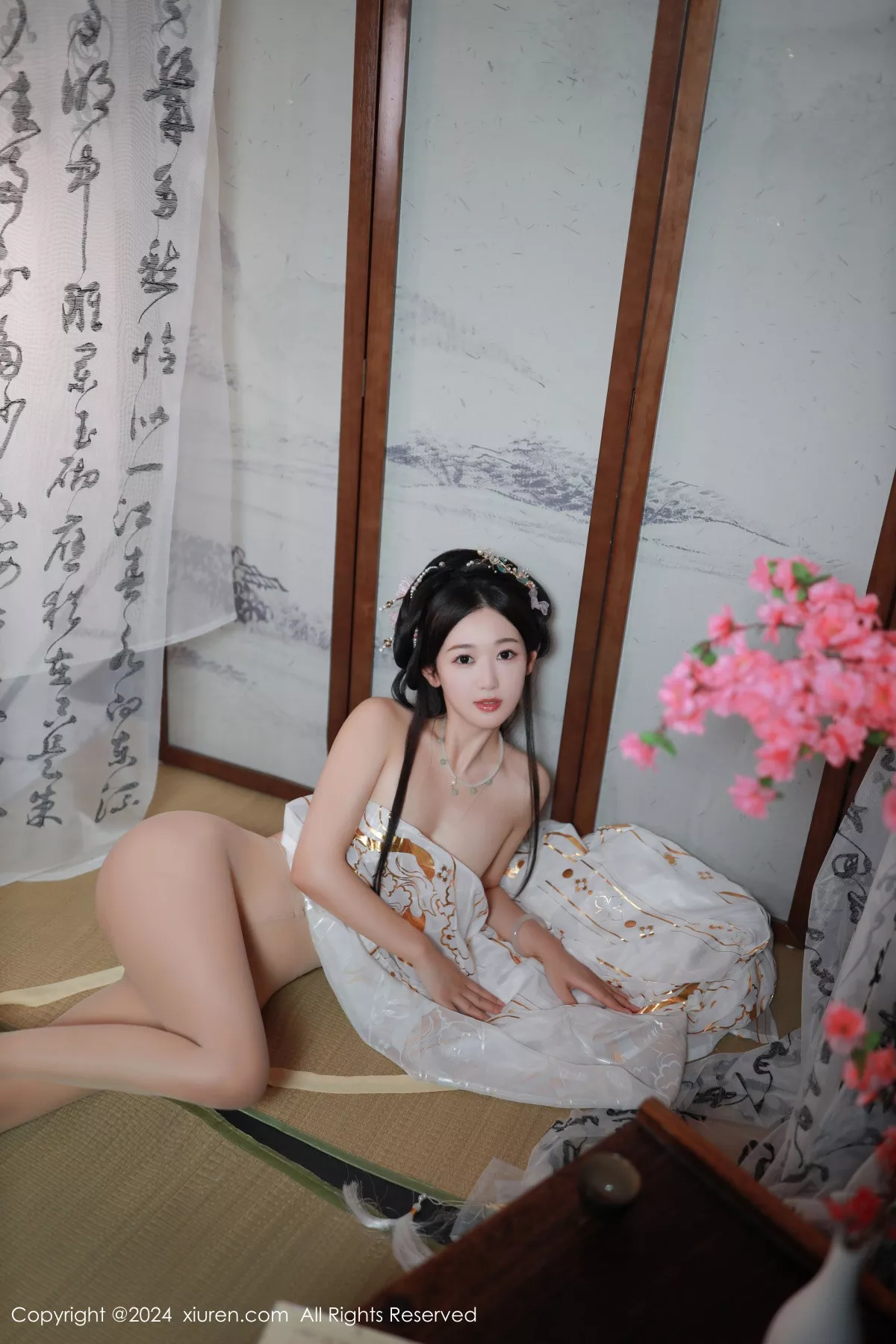网XiuRen】 真空肉丝 浅色 唐安琪 薄透 秀飘逸体态 No.8898 诱惑密拍重组 古装服饰 【秀人XiuRen 风骚 模特