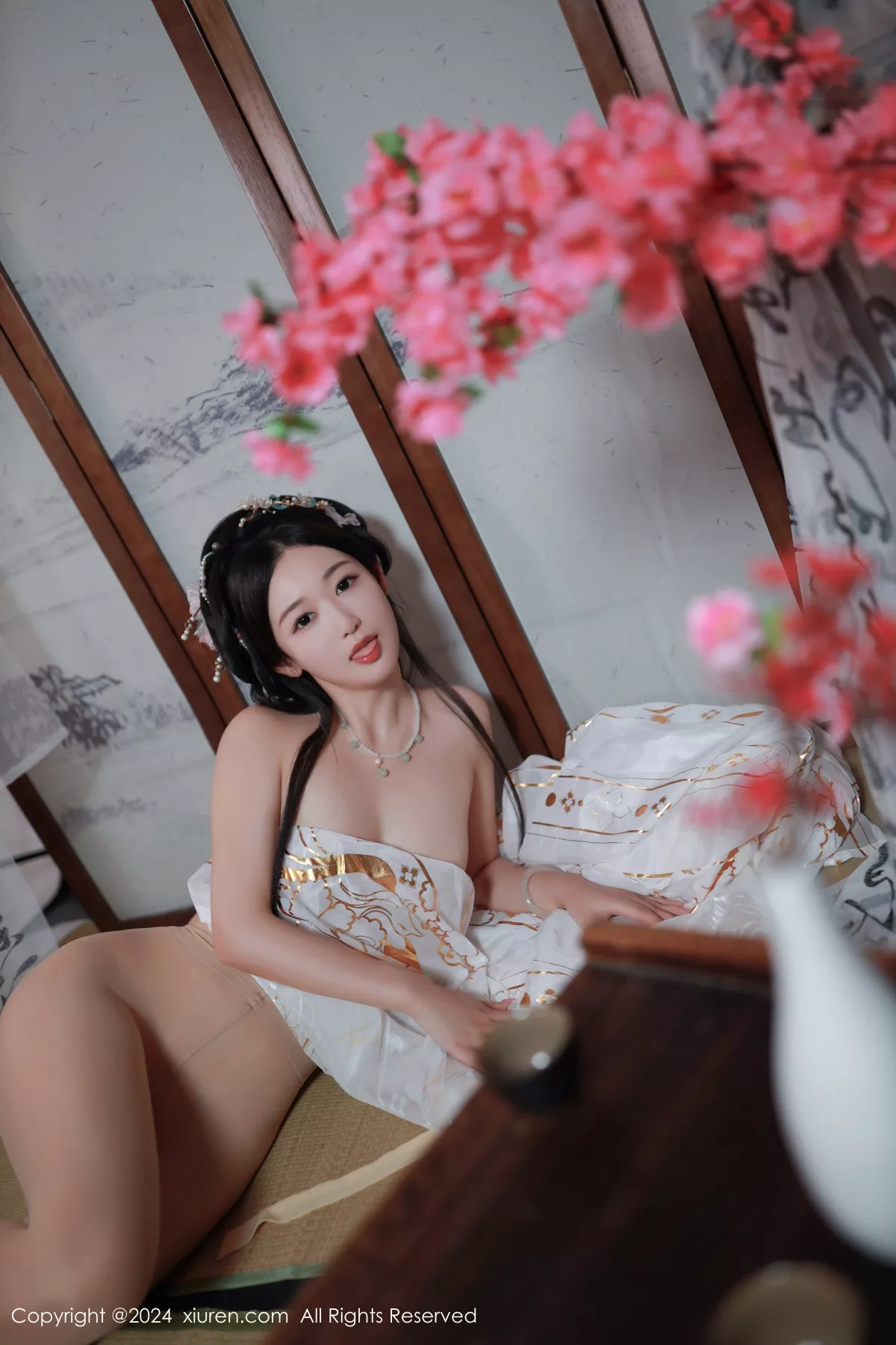 网XiuRen】 真空肉丝 浅色 唐安琪 薄透 秀飘逸体态 No.8898 诱惑密拍重组 古装服饰 【秀人XiuRen 风骚 模特