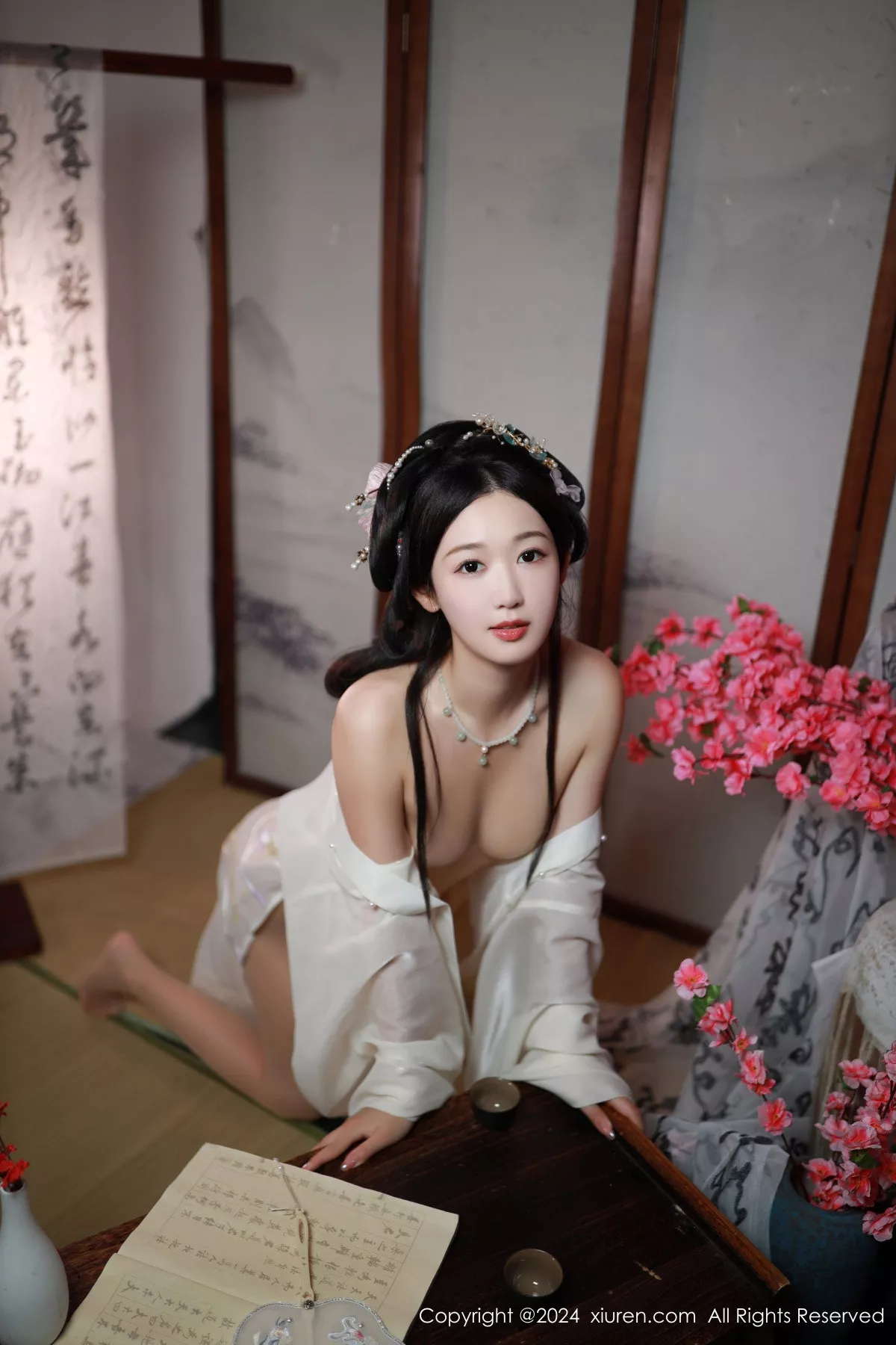 网XiuRen】 真空肉丝 浅色 唐安琪 薄透 秀飘逸体态 No.8898 诱惑密拍重组 古装服饰 【秀人XiuRen 风骚 模特