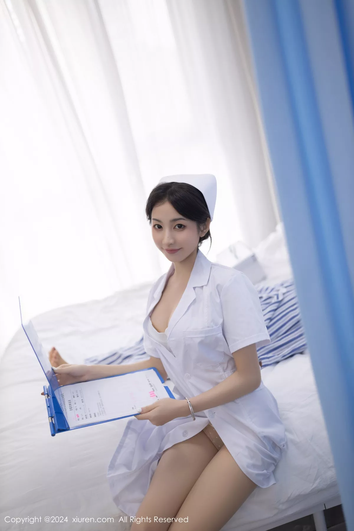 【xiuren秀人 鱼尾fish 秀丰润身姿 Vol.8897 艳模 超薄肉丝 白色看护服 风度 网XiuRen】 撩人密拍写真重购