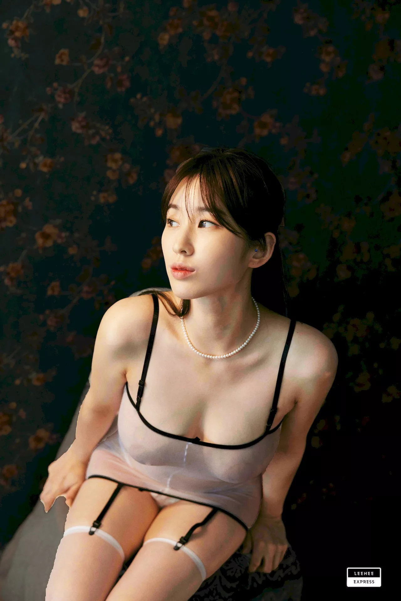 佳人 艺术图 057A LEHC 高丽 利熙快运 EXPRESS Kim (70P) 高丽 美模 艺术图套图】 Hyeon【LEEHEE 高画质 Woo