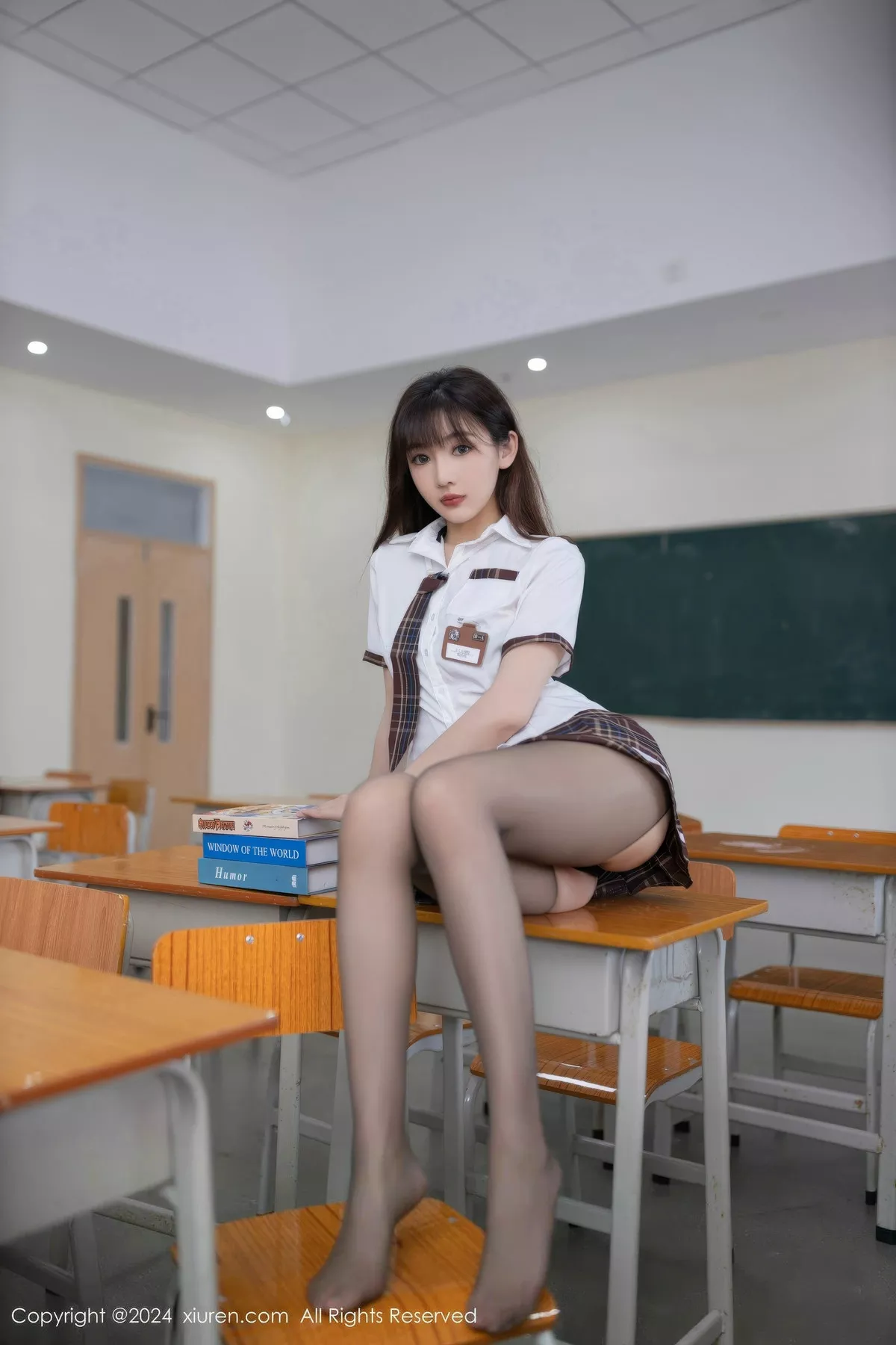 开档黑丝 陆萱萱 正妹工作装 诱人摄影重购 情趣内衣 美模 秀理想身形 Vol.8918 【秀人XiuRen 网XiuRen】