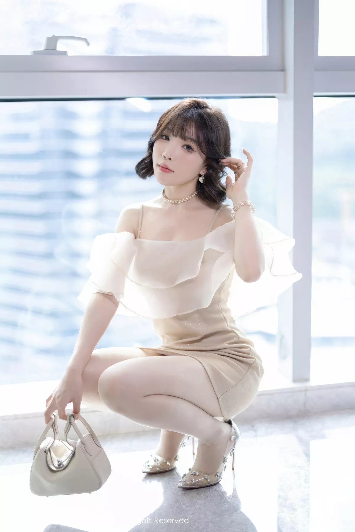 徐莉芝 风情 Vol.8917 美女 Booty 连衣短裙 黑色 迷人私房艺术图重设 浅色 性情内衣 【XIUREN秀人 网XiuRen】