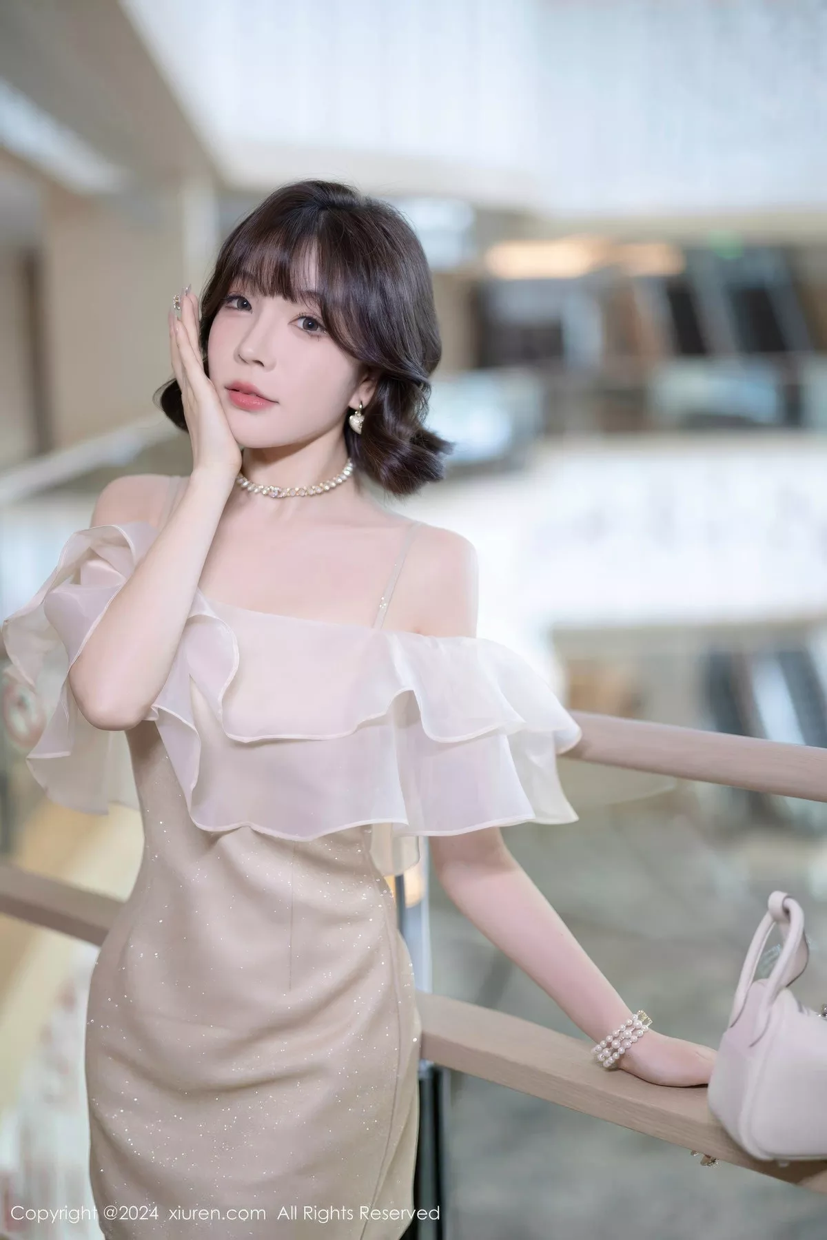 徐莉芝 风情 Vol.8917 美女 Booty 连衣短裙 黑色 迷人私房艺术图重设 浅色 性情内衣 【XIUREN秀人 网XiuRen】