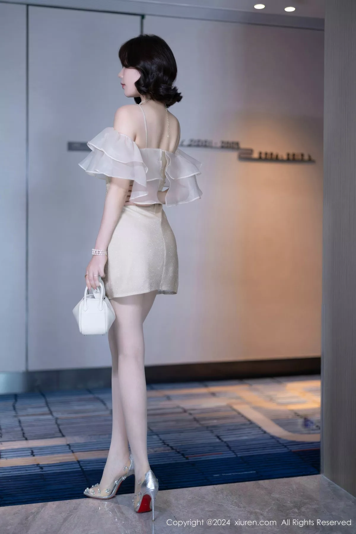 徐莉芝 风情 Vol.8917 美女 Booty 连衣短裙 黑色 迷人私房艺术图重设 浅色 性情内衣 【XIUREN秀人 网XiuRen】