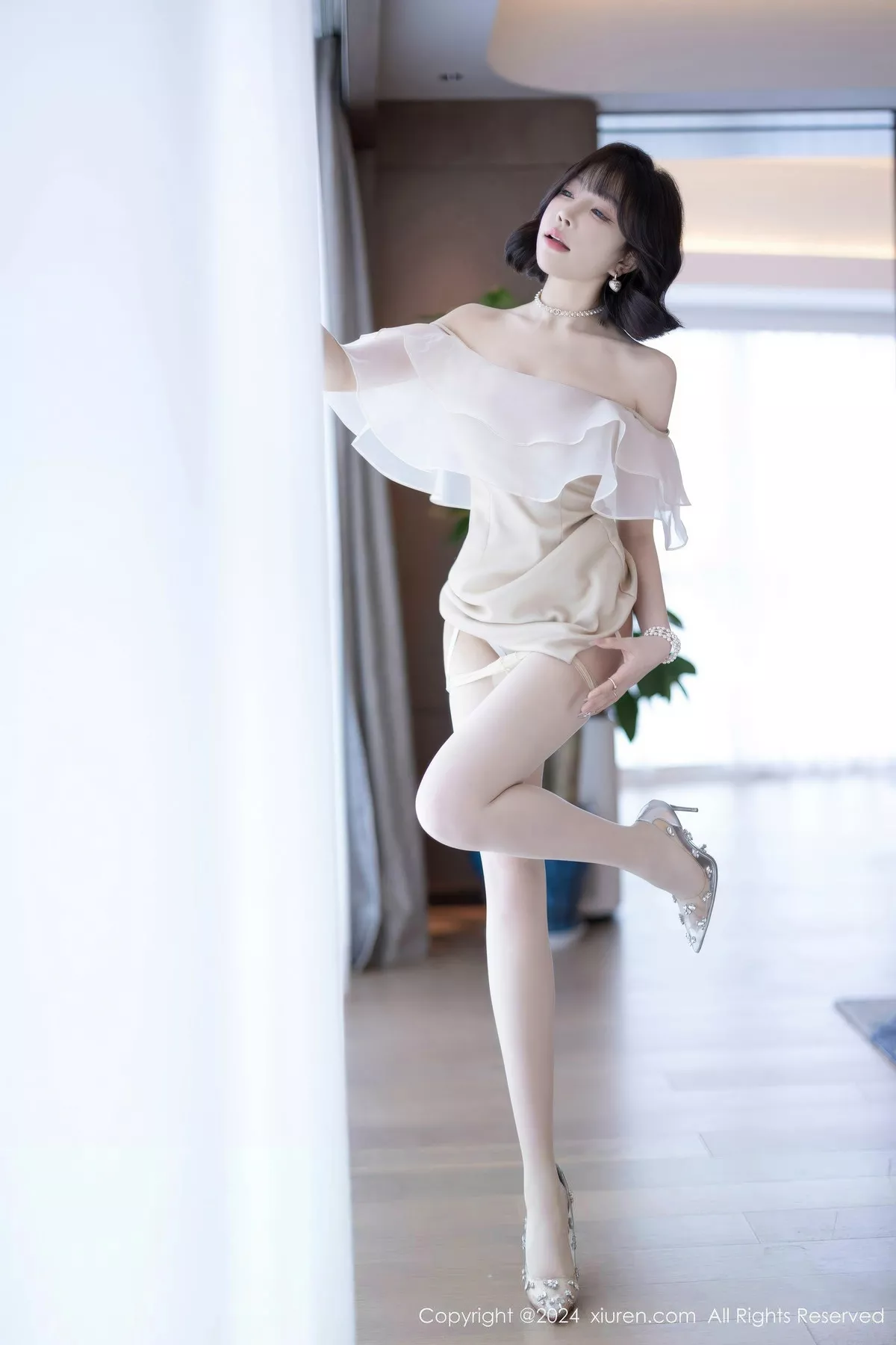 徐莉芝 风情 Vol.8917 美女 Booty 连衣短裙 黑色 迷人私房艺术图重设 浅色 性情内衣 【XIUREN秀人 网XiuRen】