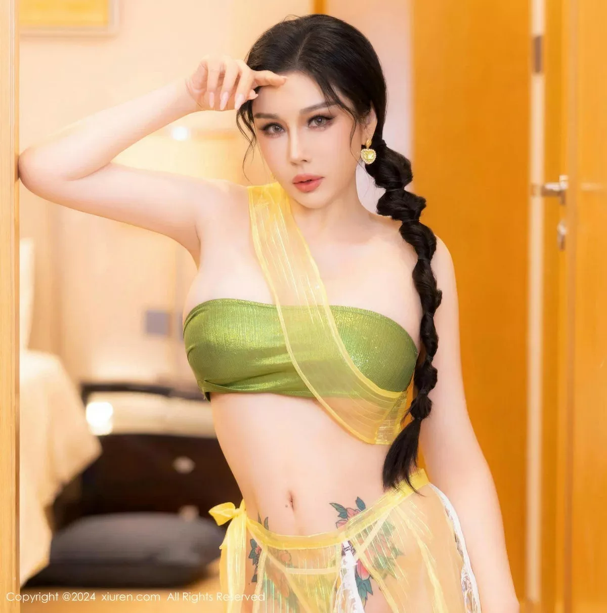 风情 魅模 黄色 田冰冰 性情服饰 No.8913 网XiuRen】 抹胸内衣 惹火着迷写真重购 【秀人 秀理想身姿