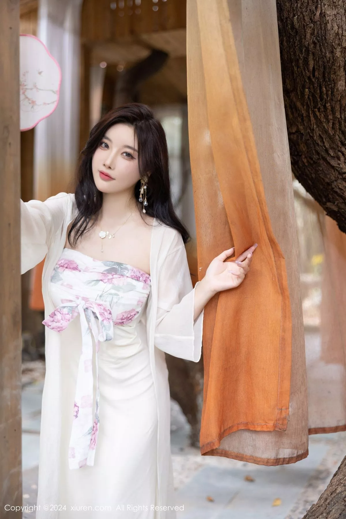 网XiuRen】 丽人 杨晨晨 【秀人XIUREN 秀完美身段 开档肉丝 Yome 浅色连衣裙 迷惑密拍重购 撩人 Vol.8926