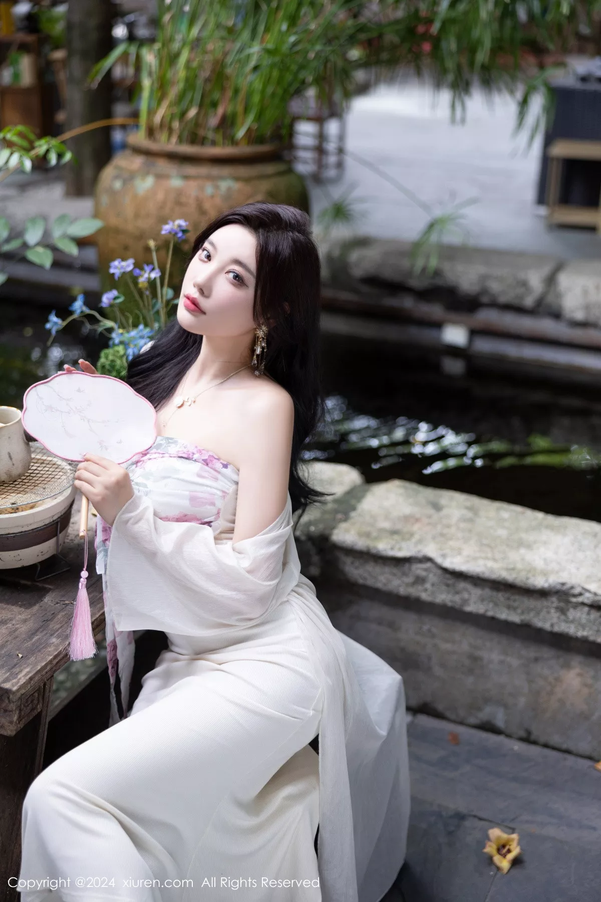 网XiuRen】 丽人 杨晨晨 【秀人XIUREN 秀完美身段 开档肉丝 Yome 浅色连衣裙 迷惑密拍重购 撩人 Vol.8926