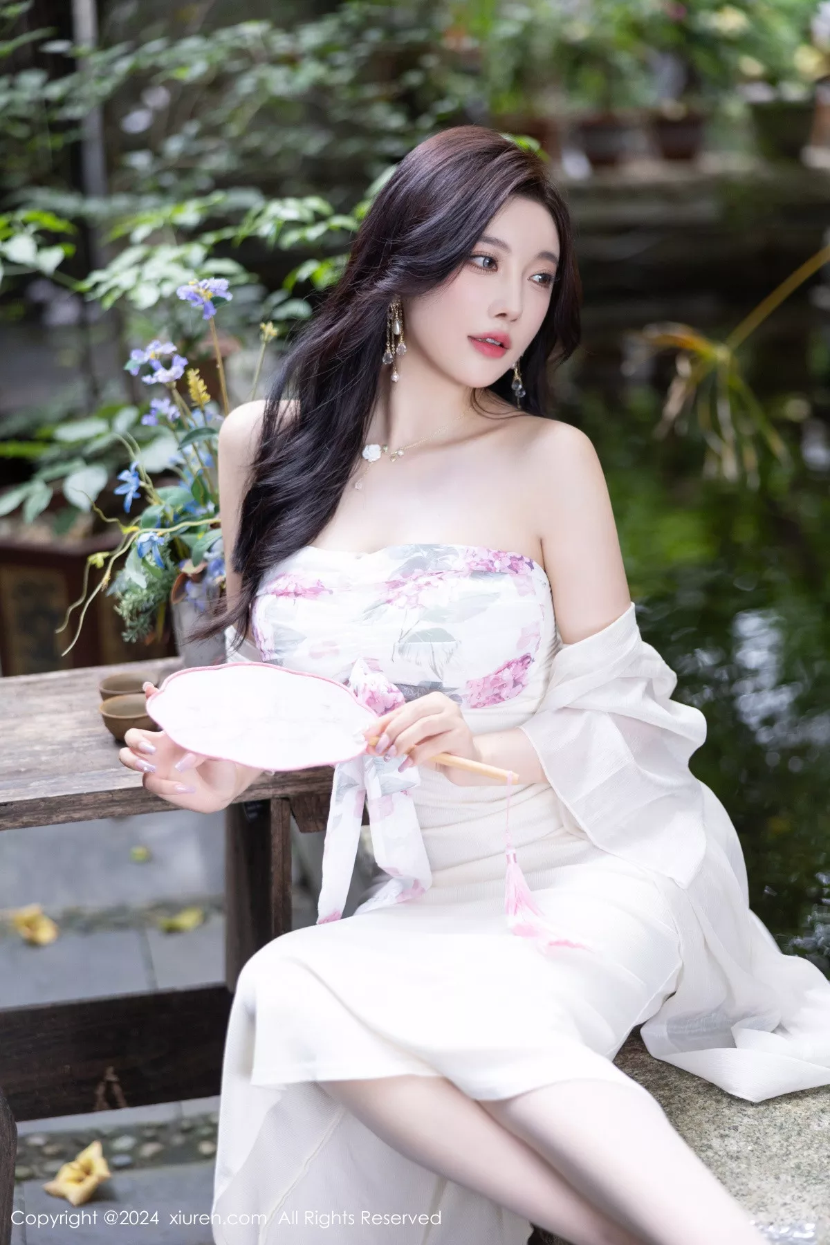 网XiuRen】 丽人 杨晨晨 【秀人XIUREN 秀完美身段 开档肉丝 Yome 浅色连衣裙 迷惑密拍重购 撩人 Vol.8926