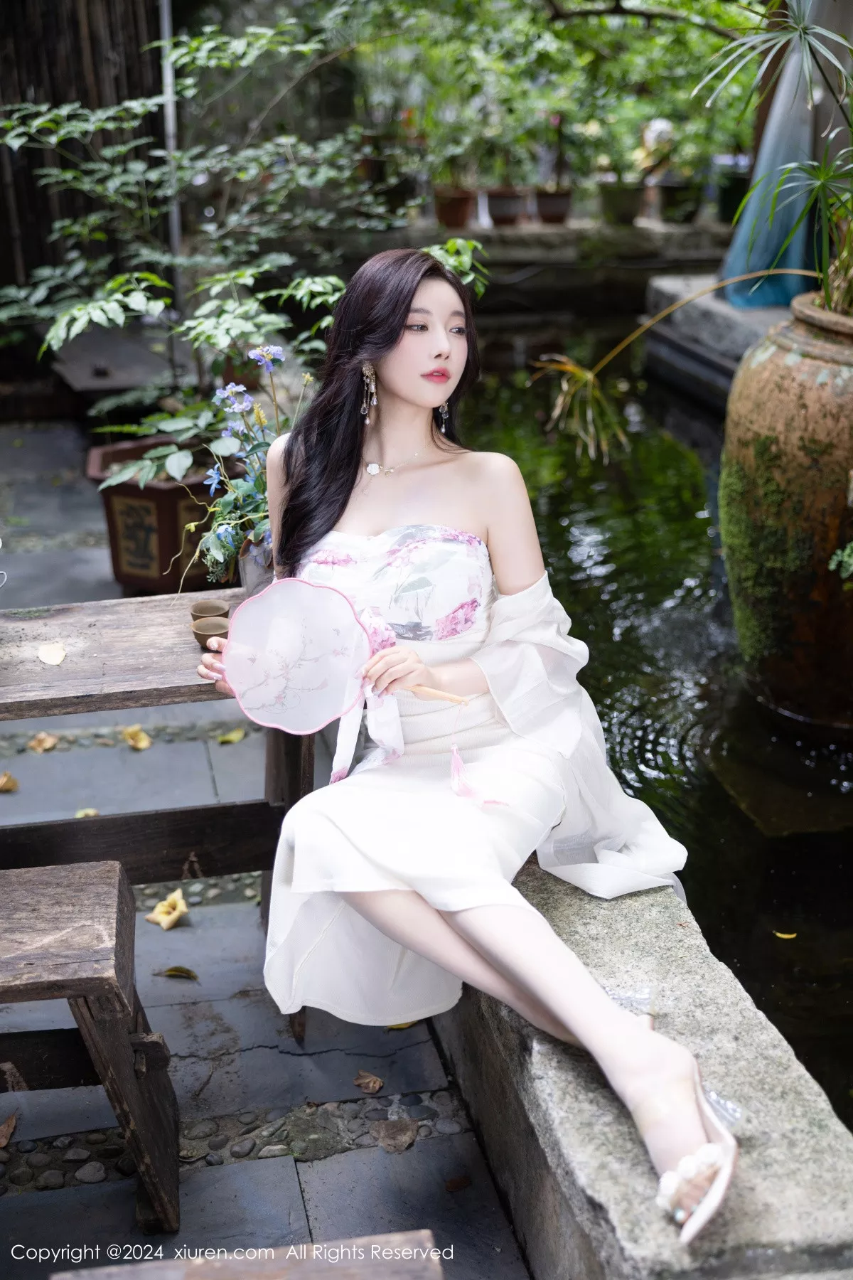 网XiuRen】 丽人 杨晨晨 【秀人XIUREN 秀完美身段 开档肉丝 Yome 浅色连衣裙 迷惑密拍重购 撩人 Vol.8926
