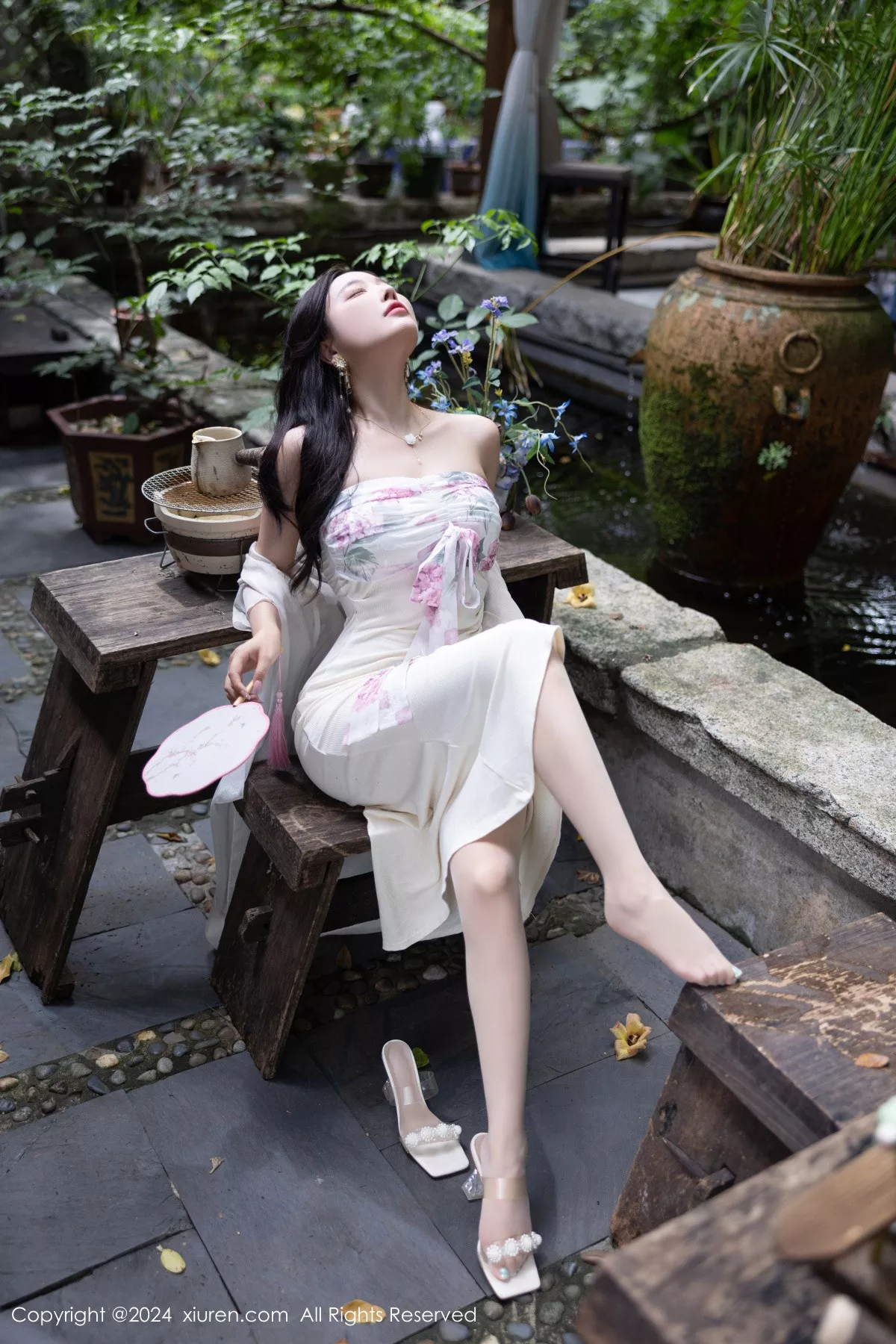 网XiuRen】 丽人 杨晨晨 【秀人XIUREN 秀完美身段 开档肉丝 Yome 浅色连衣裙 迷惑密拍重购 撩人 Vol.8926